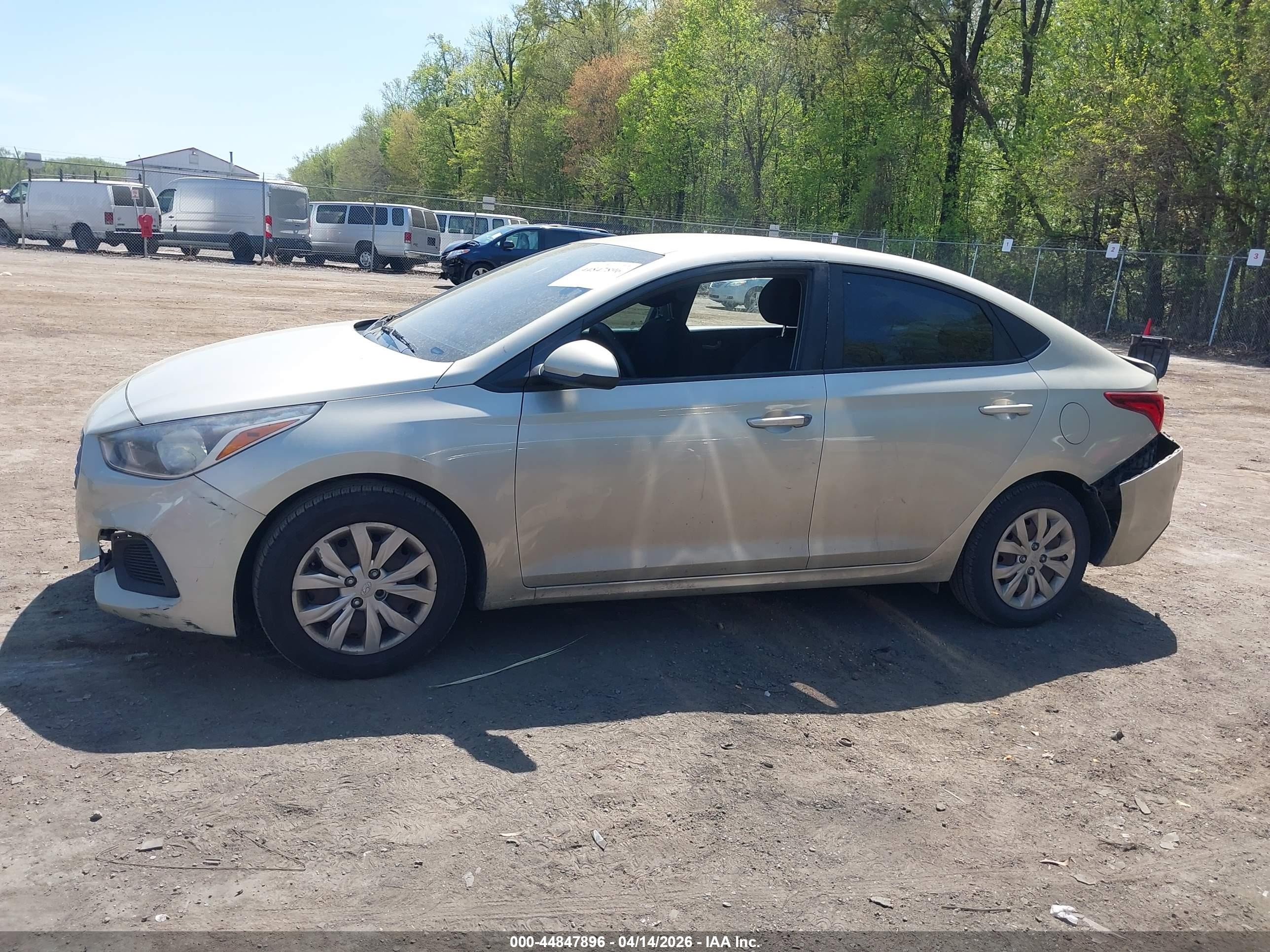 2018 Hyundai Accent Se Champagne vin: 3KPC24A38JE013594