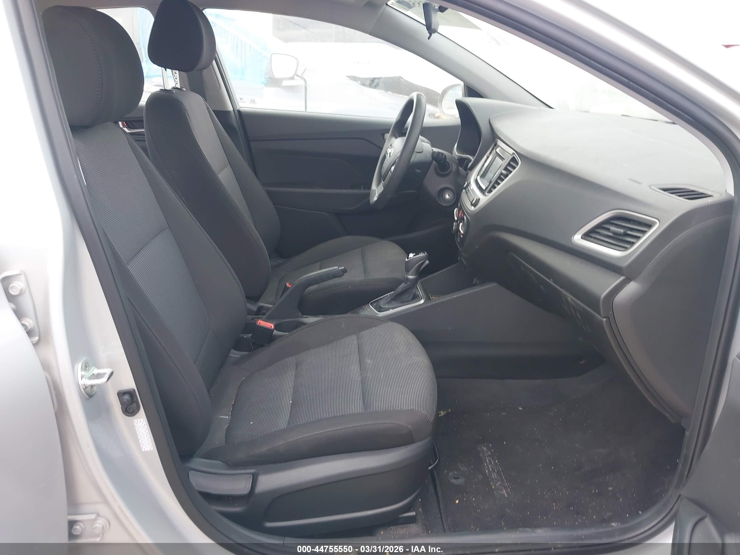 2022 Hyundai Accent Se Серебряный vin: 3KPC24A63NE185354