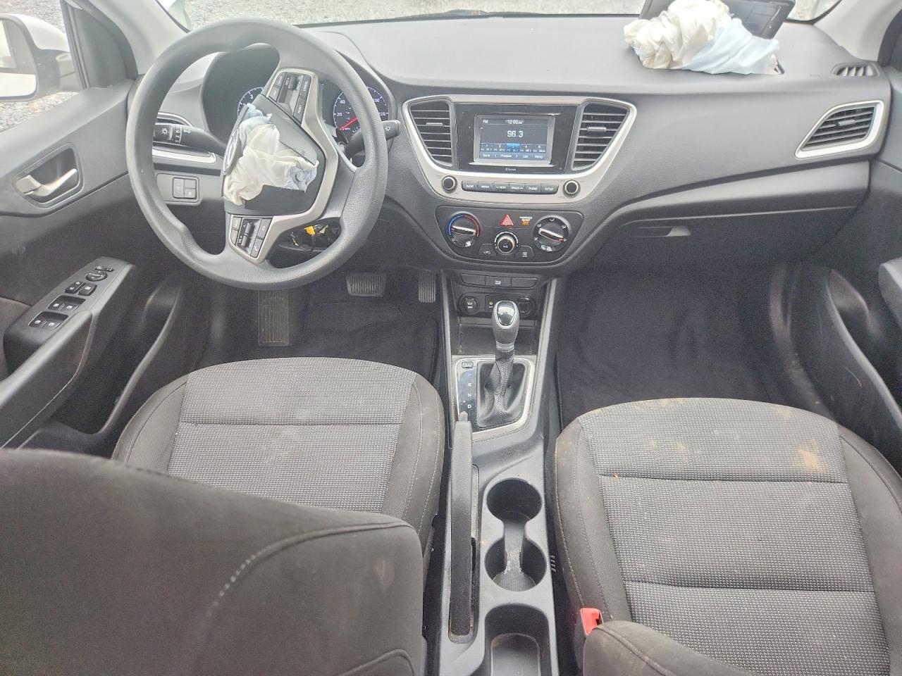 2020 Hyundai Accent Se Белый vin: 3KPC24A64LE115827