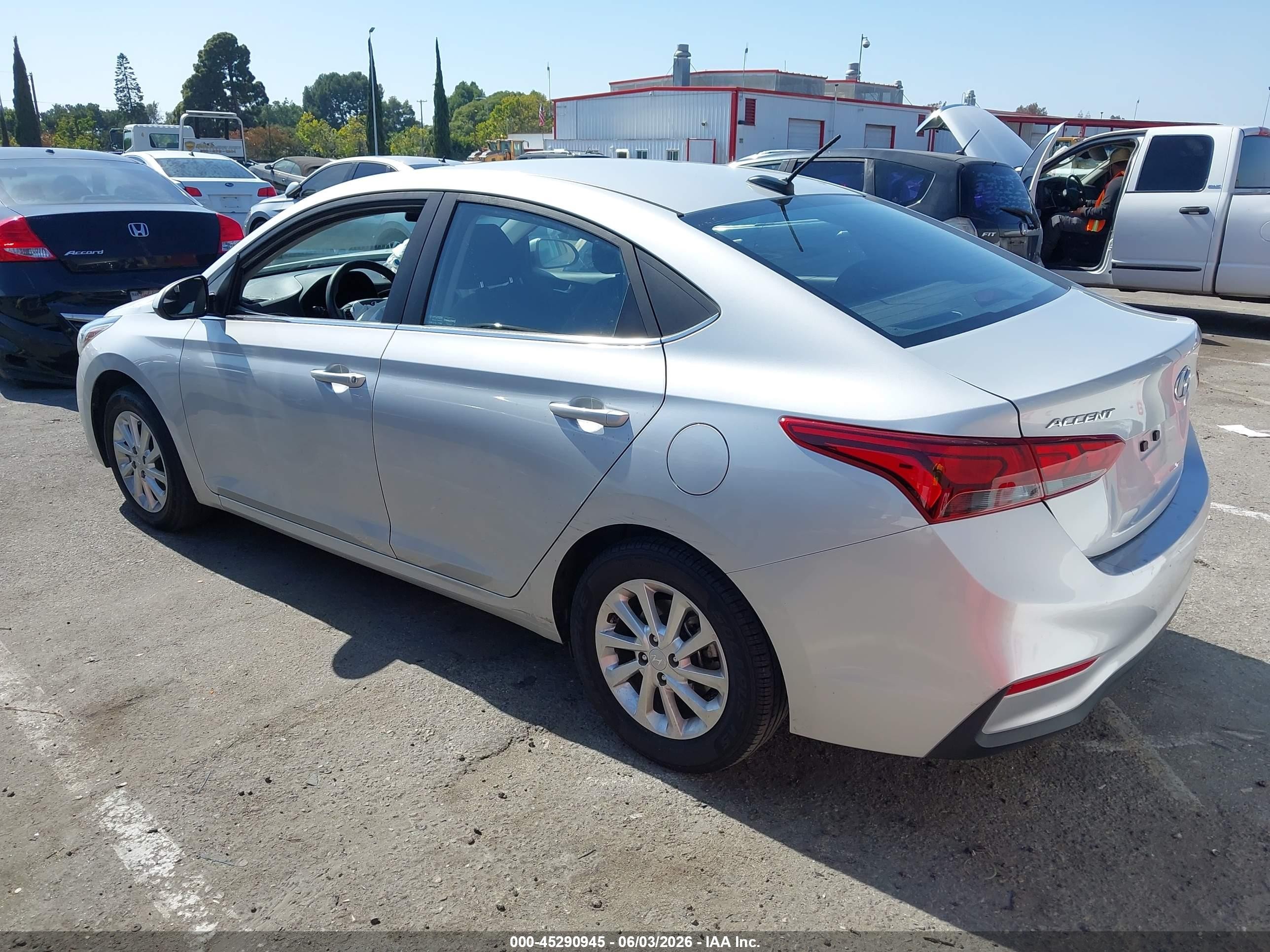 2020 Hyundai Accent Sel Silver vin: 3KPC24A65LE120275