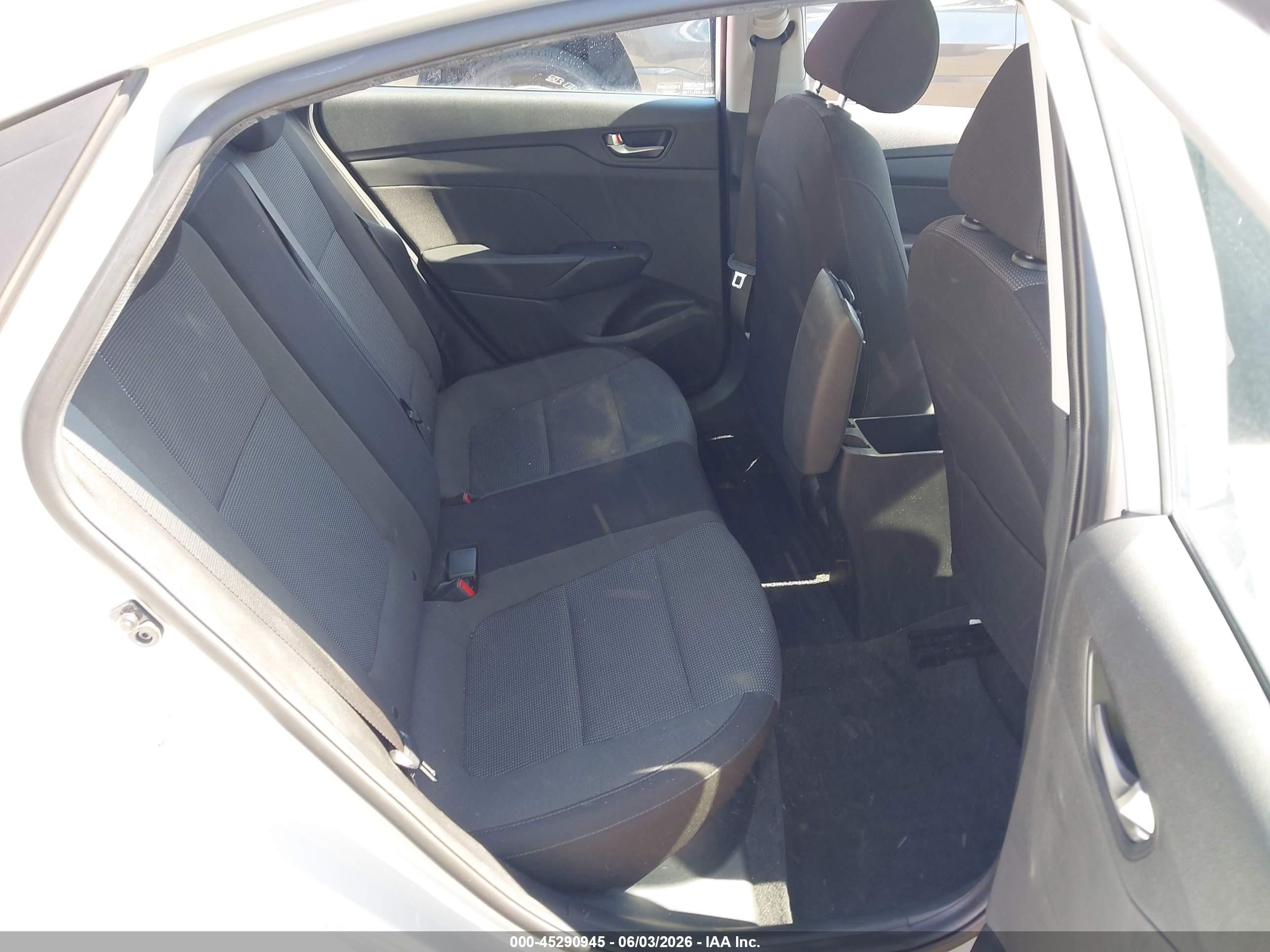 2020 Hyundai Accent Sel Silver vin: 3KPC24A65LE120275
