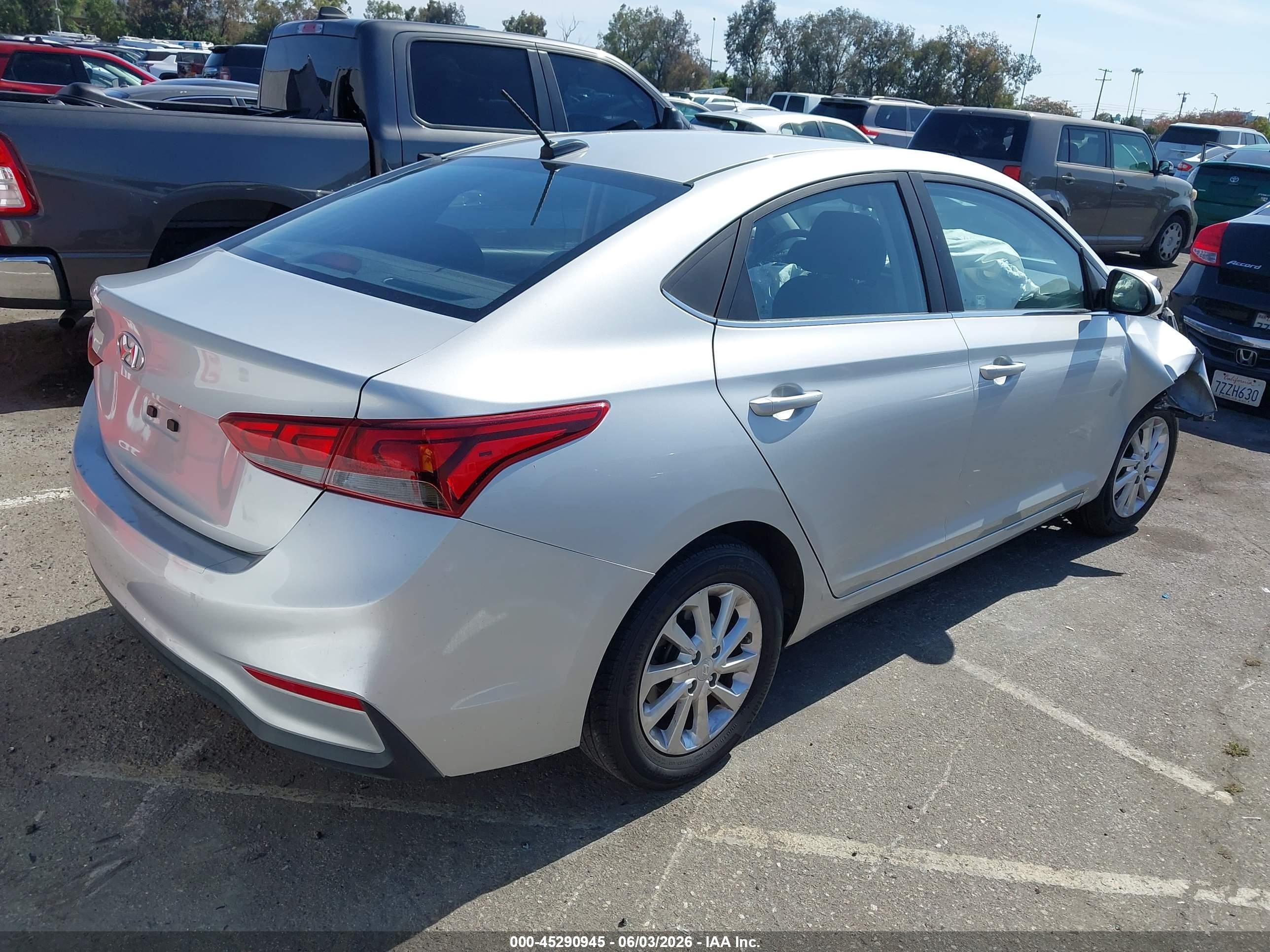 2020 Hyundai Accent Sel Silver vin: 3KPC24A65LE120275