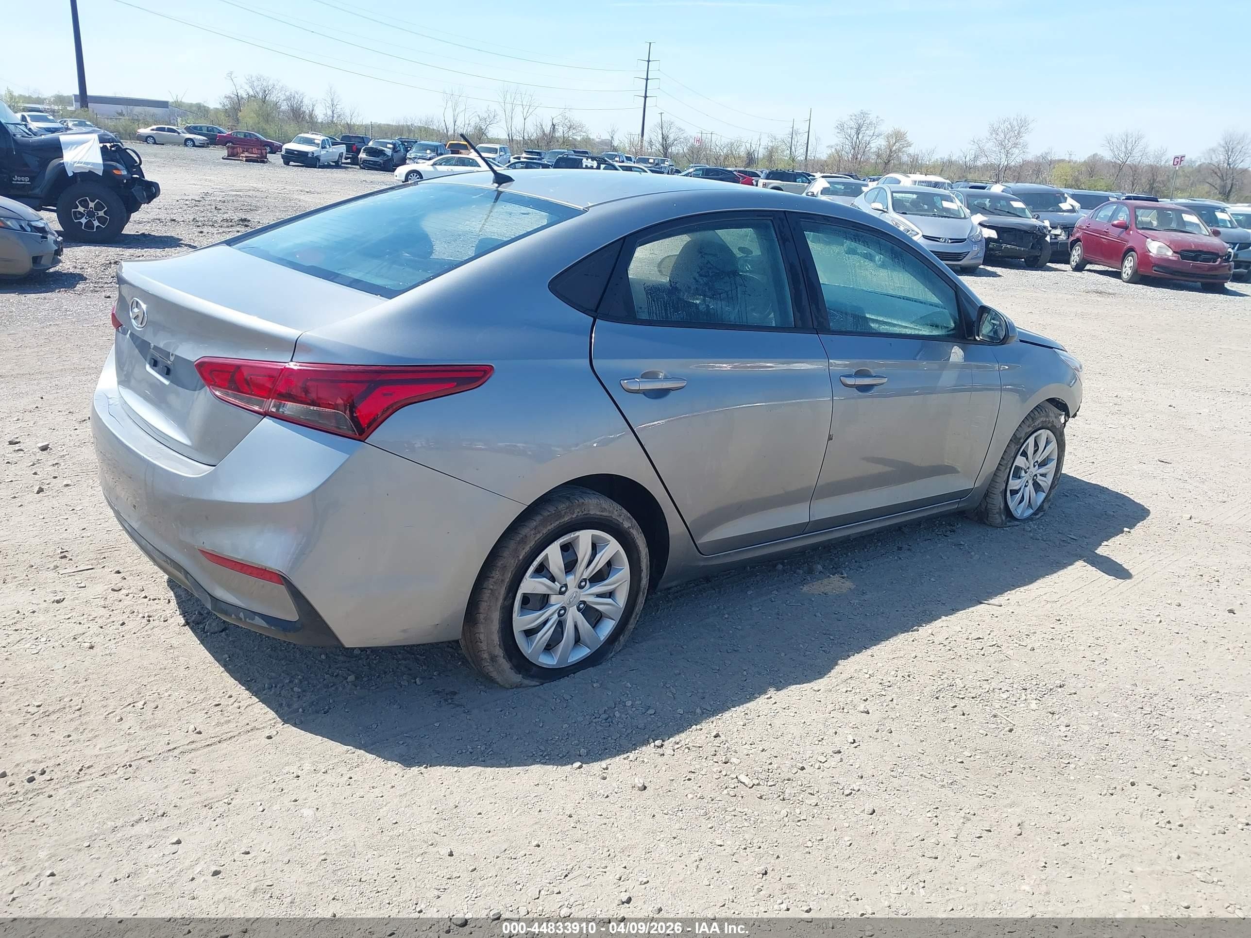 2021 Hyundai Accent Se Silver vin: 3KPC24A65ME149969