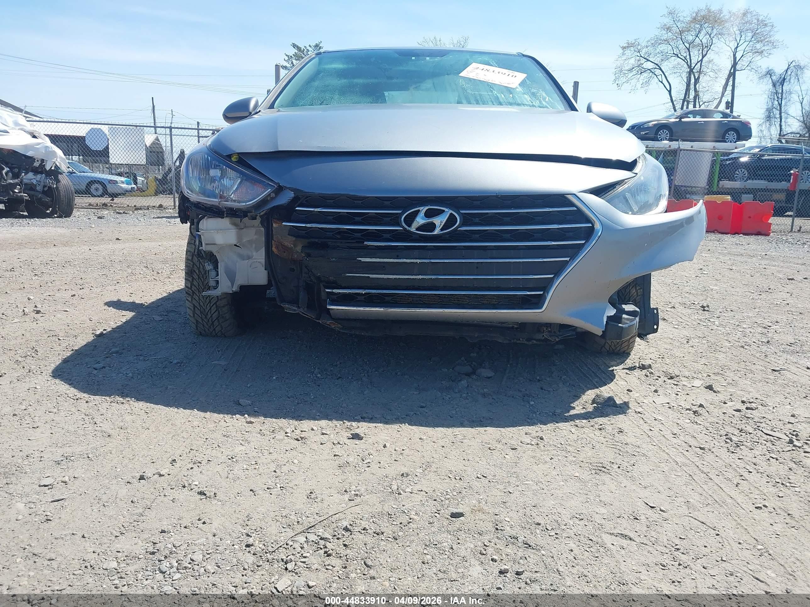 2021 Hyundai Accent Se Silver vin: 3KPC24A65ME149969