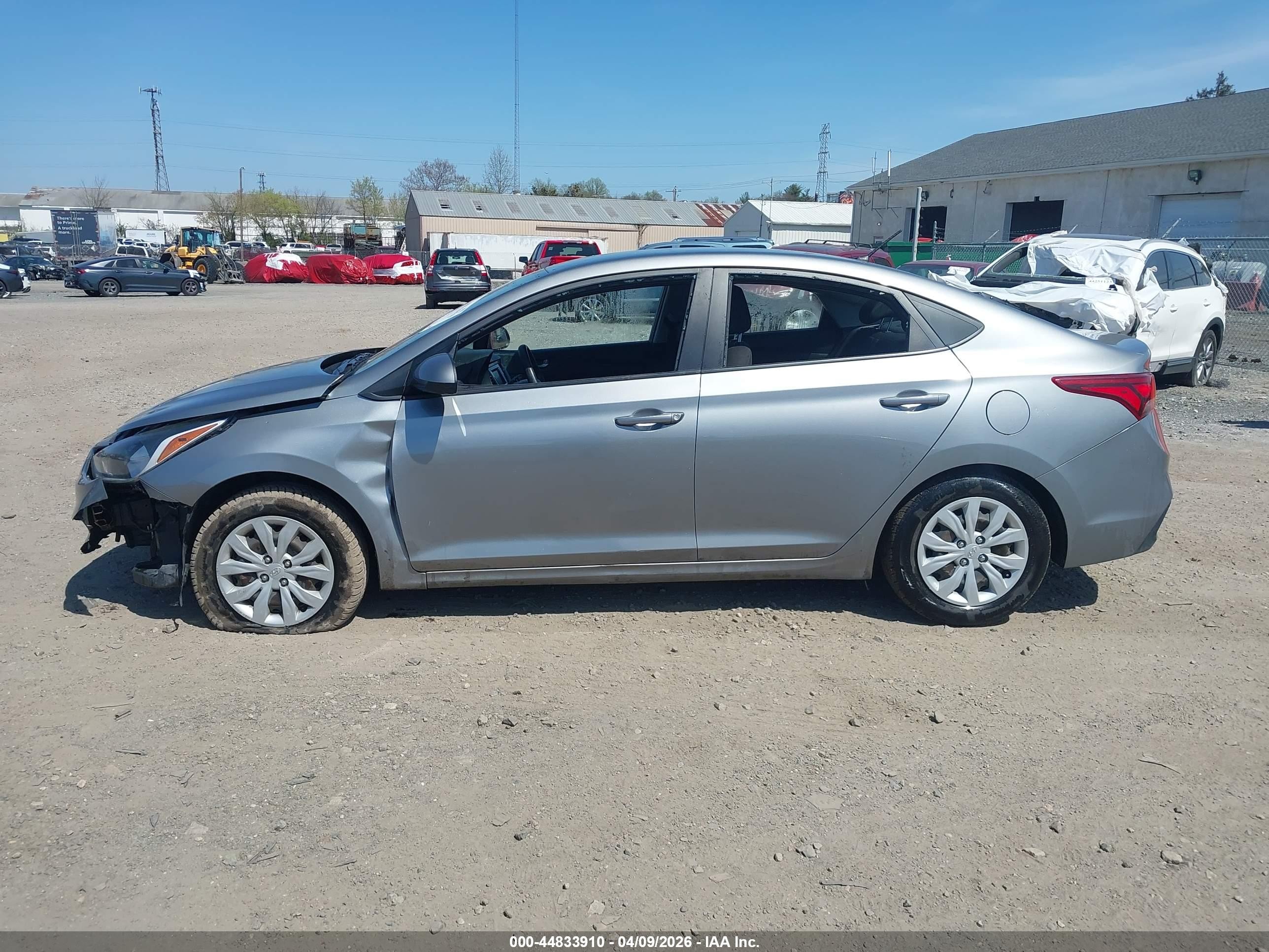 2021 Hyundai Accent Se Silver vin: 3KPC24A65ME149969