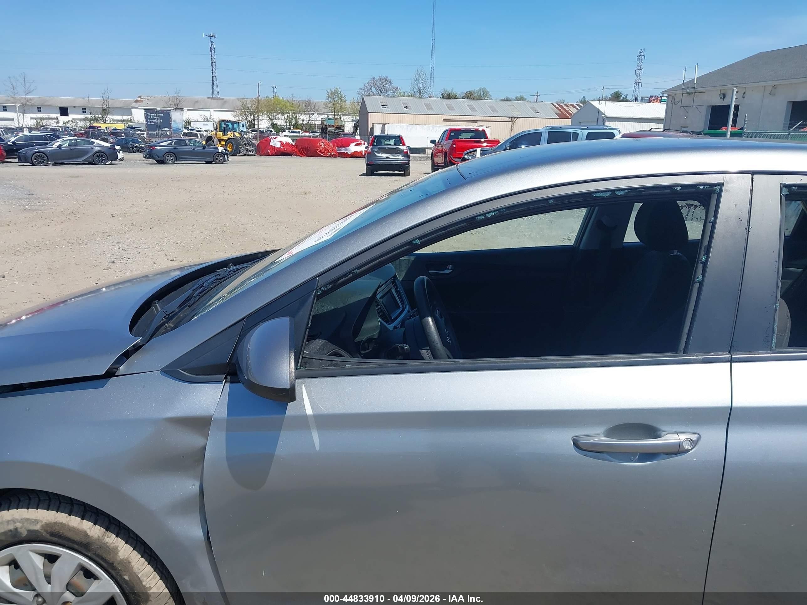 2021 Hyundai Accent Se Silver vin: 3KPC24A65ME149969