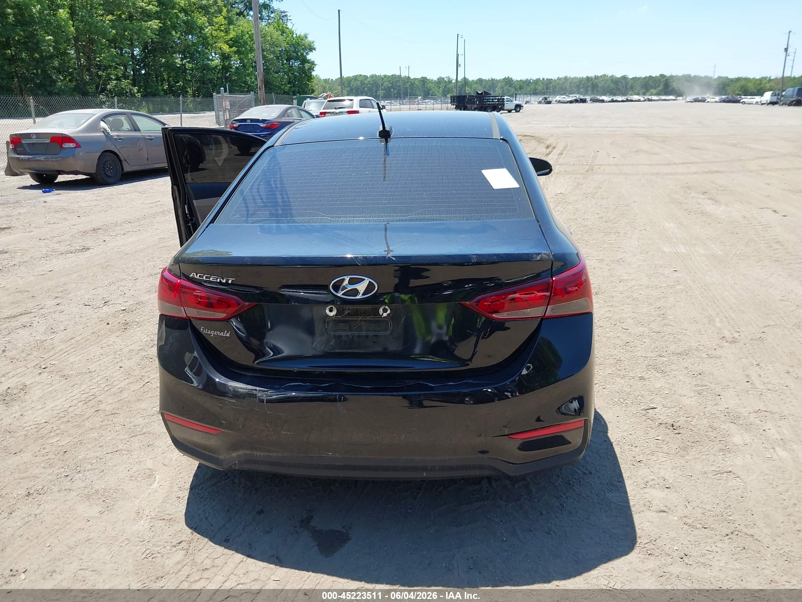 2022 Hyundai Accent Se Black vin: 3KPC24A66NE18620 