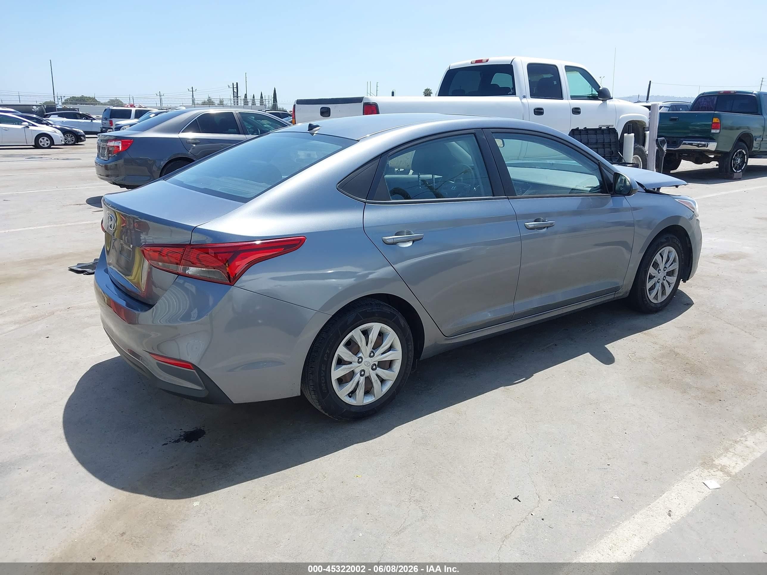 2020 Hyundai Accent Se Silver vin: 3KPC24A67LE103476