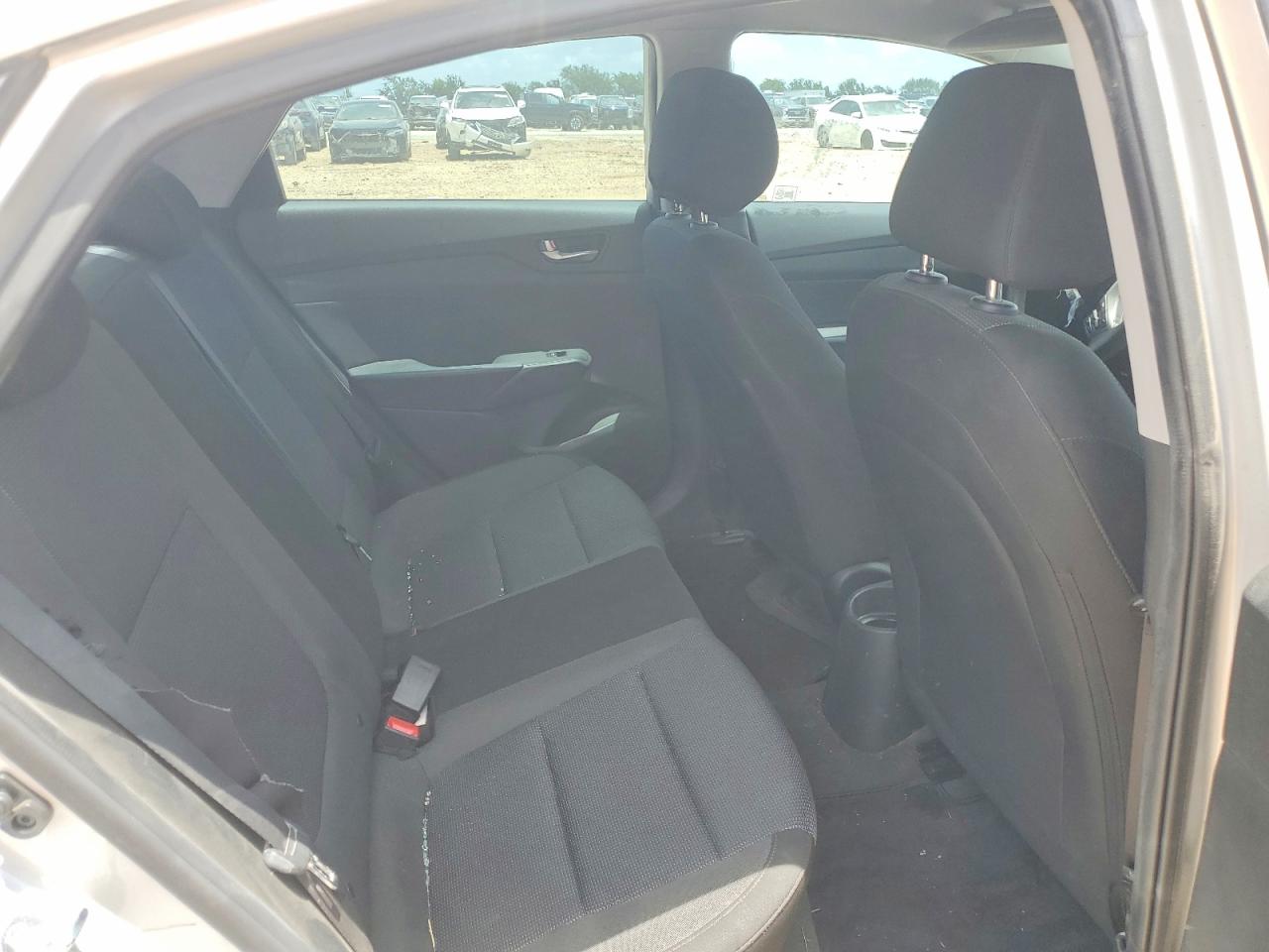 2020 Hyundai Accent Se Silver vin: 3KPC24A67LE120665