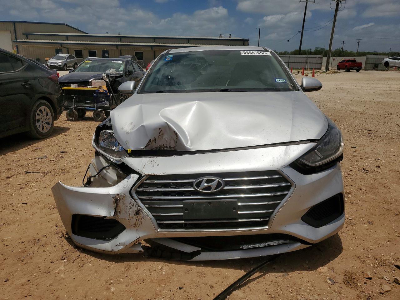 2020 Hyundai Accent Se Silver vin: 3KPC24A67LE120665