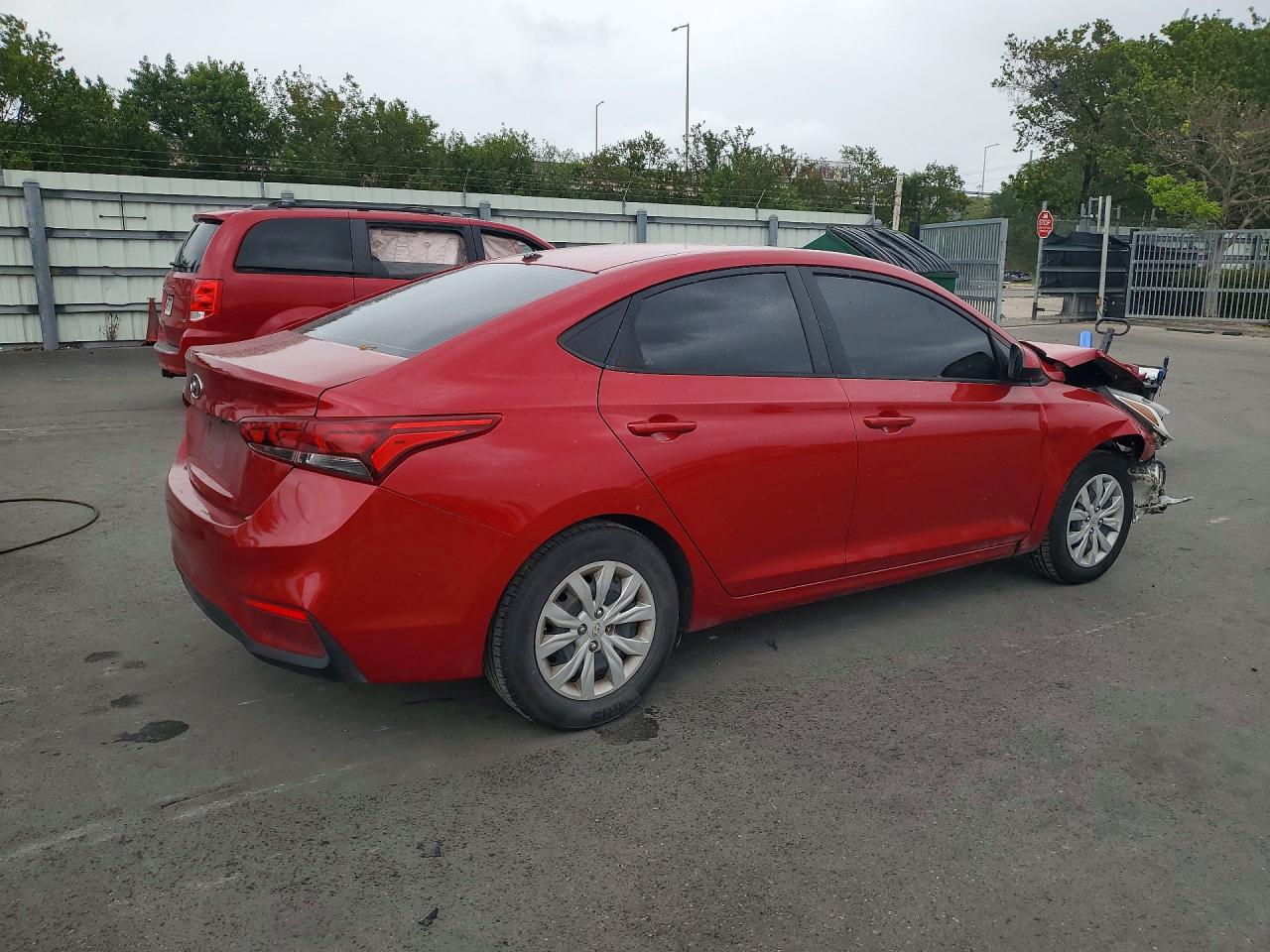 2020 Hyundai Accent Se Red vin: 3KPC24A67LE122268