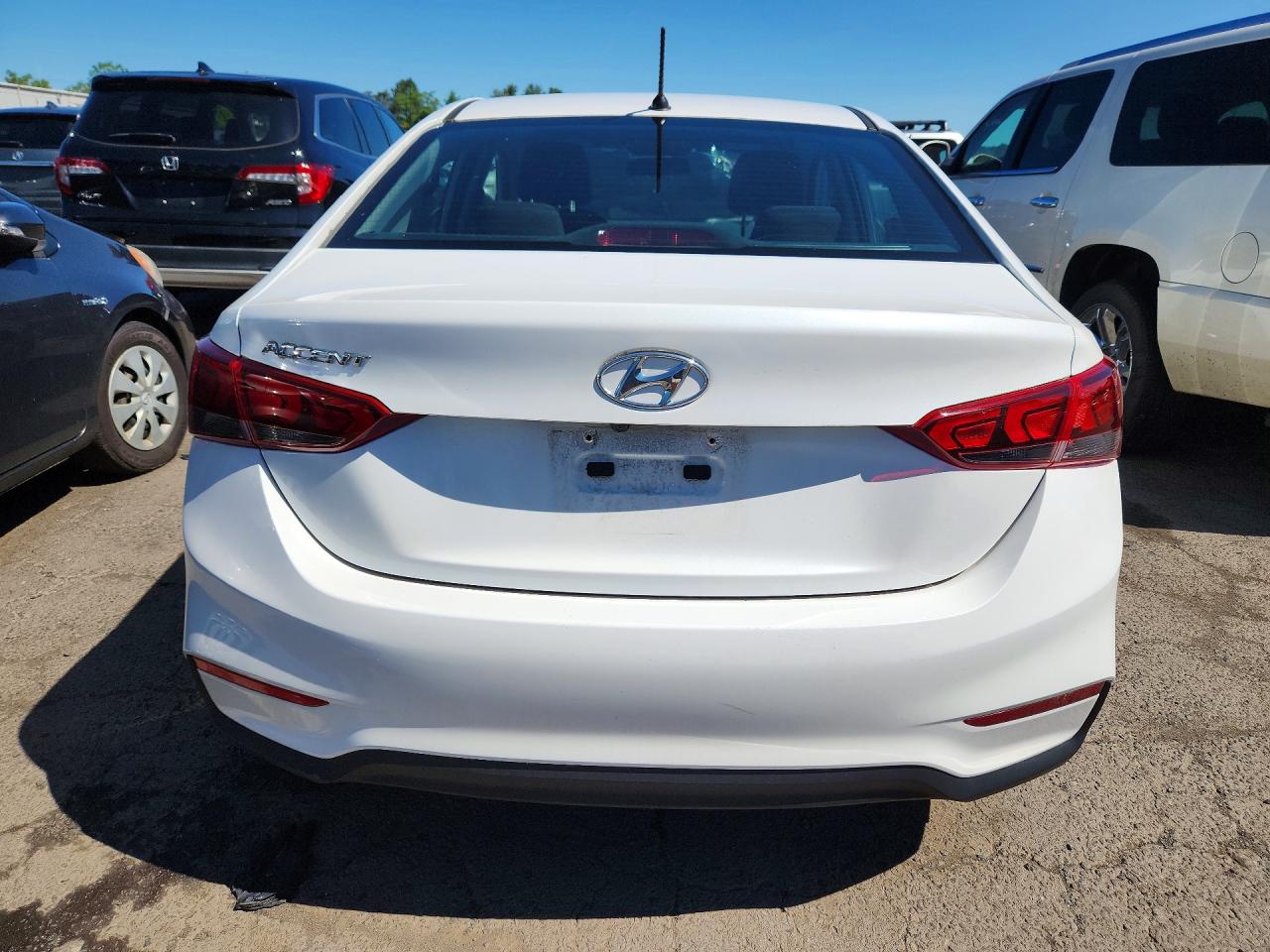 2022 Hyundai Accent Se Белый vin: 3KPC24A69NE183723