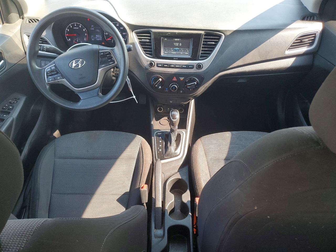 2020 Hyundai Accent Se Blue vin: 3KPC24A6XLE110387