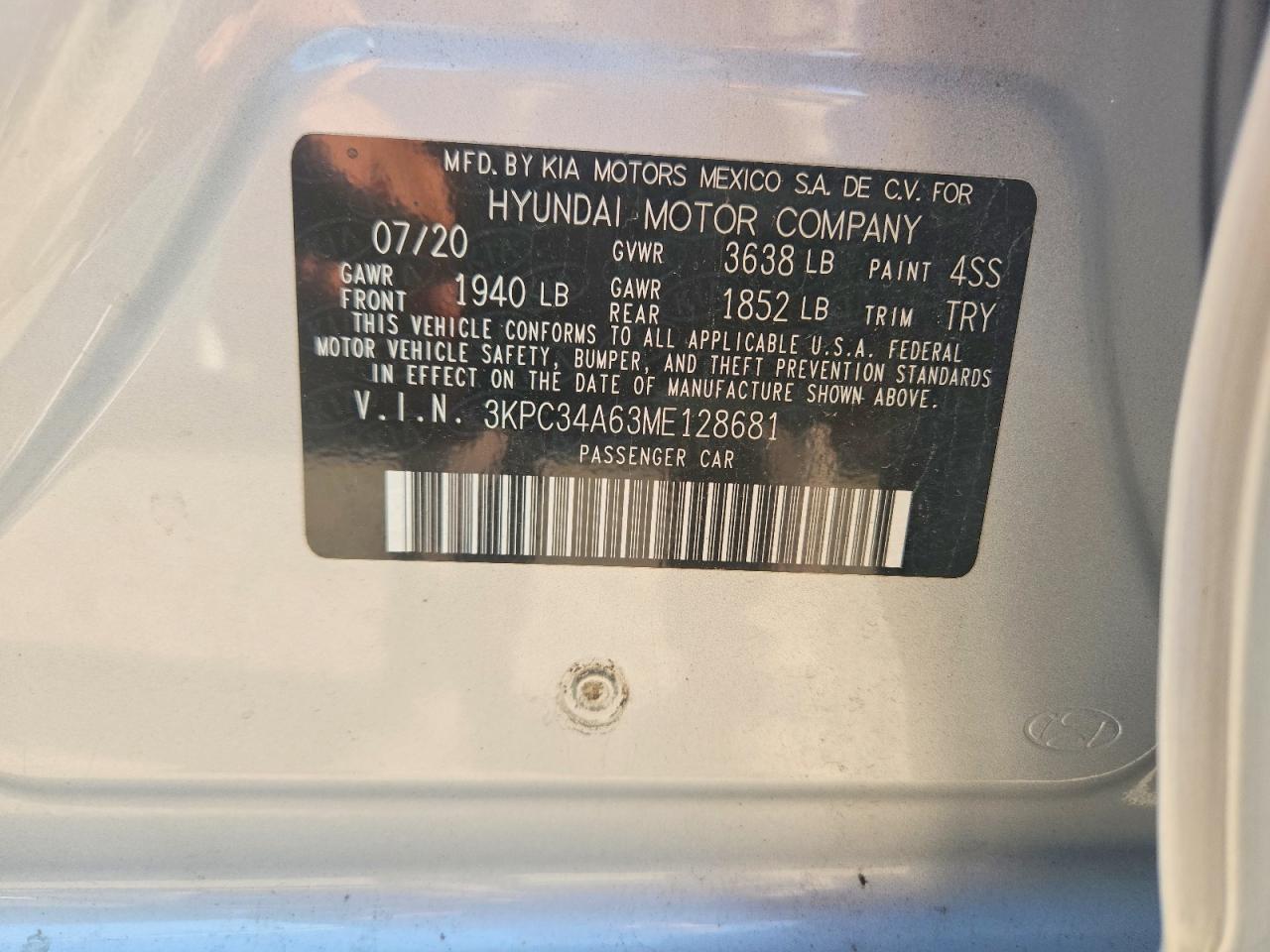 2021 Hyundai Accent Limited Silver vin: 3KPC34A63ME128681