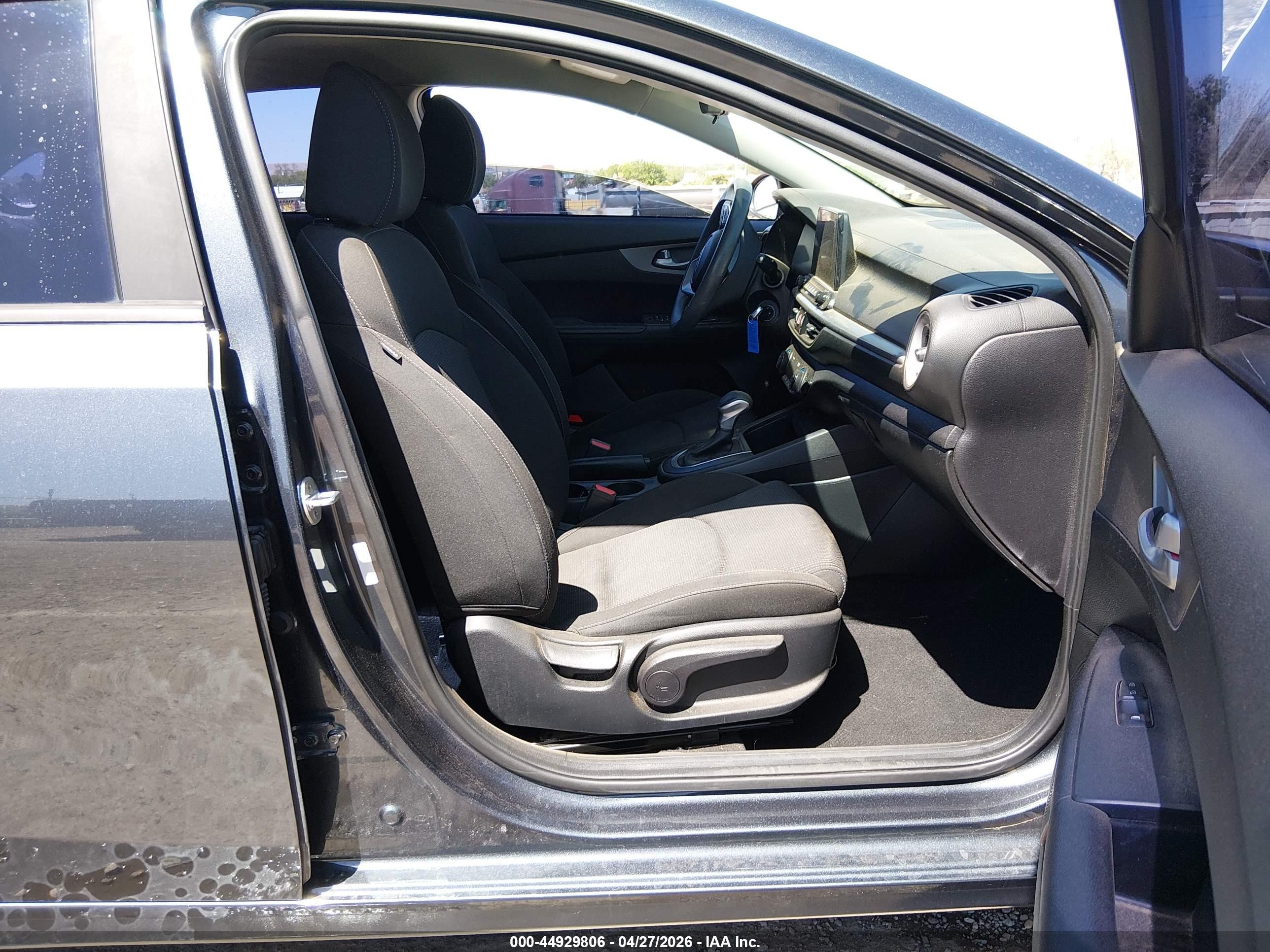 2019 Kia Forte Lxs Серый vin: 3KPF24AD0KE069469