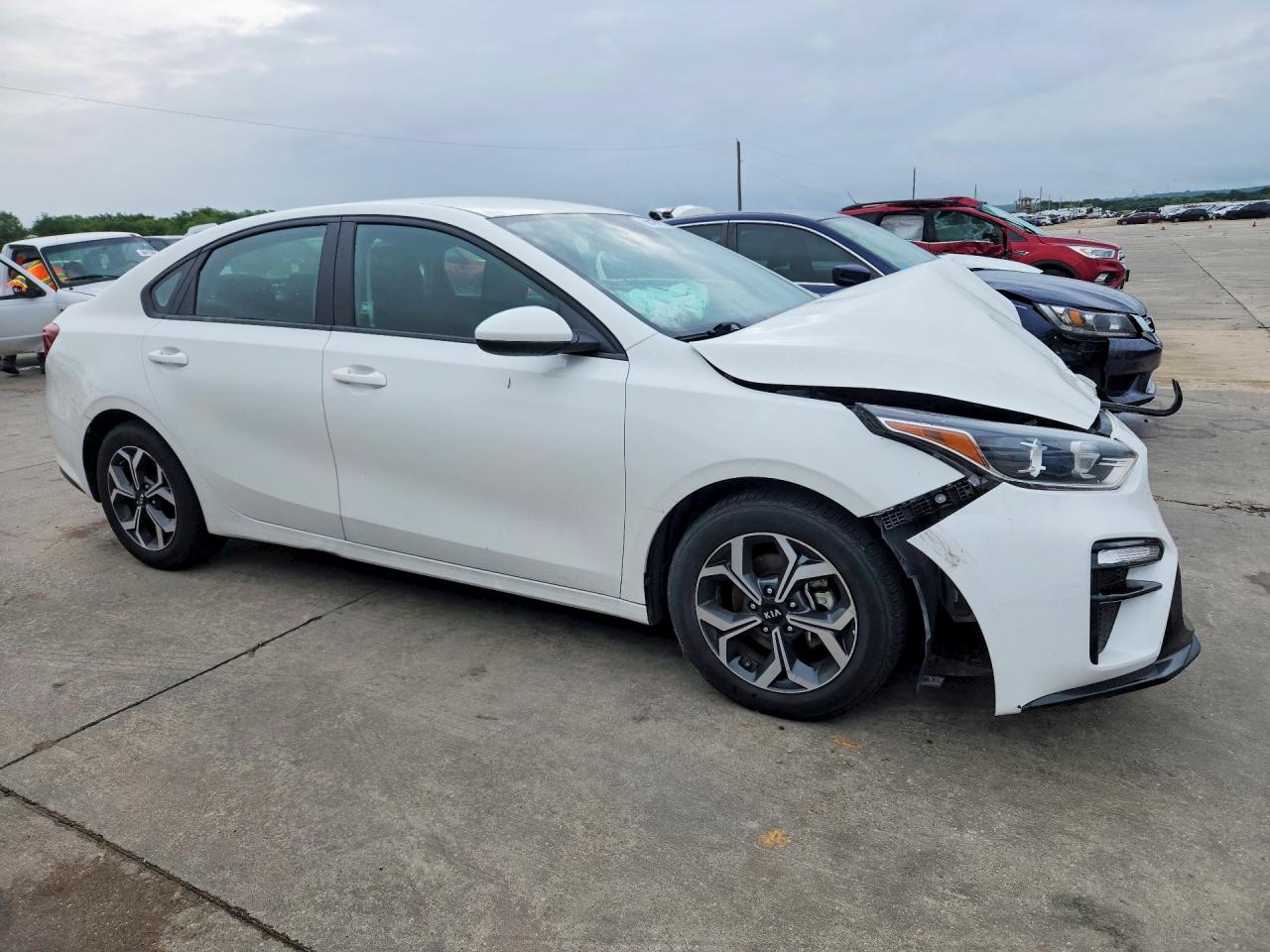 2019 Kia Forte Lxs White vin: 3KPF24AD0KE111736