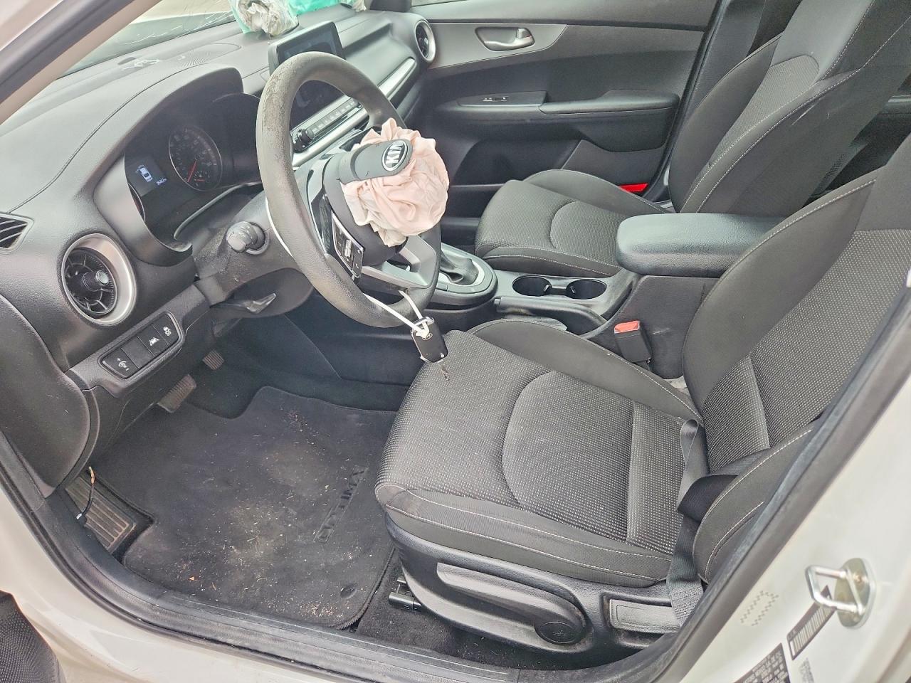 2019 Kia Forte Lxs White vin: 3KPF24AD0KE111736