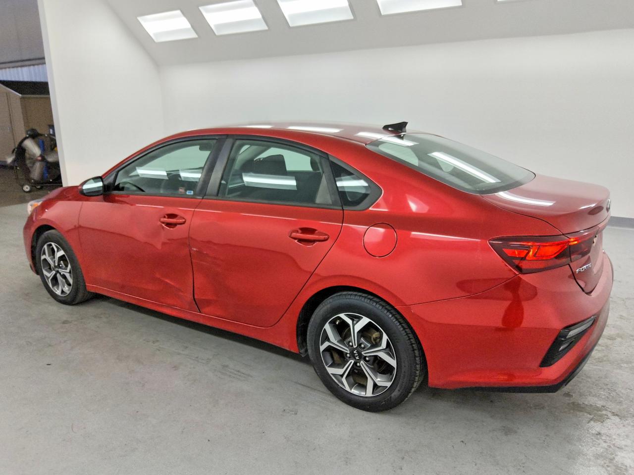 2019 Kia Forte Lxs Red vin: 3KPF24AD0KE138127