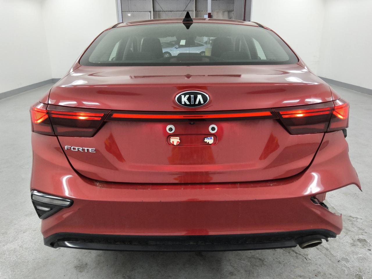 2019 Kia Forte Lxs Red vin: 3KPF24AD0KE138127 Damage: Rear Bumper/Cover, Broken, Replacement Required