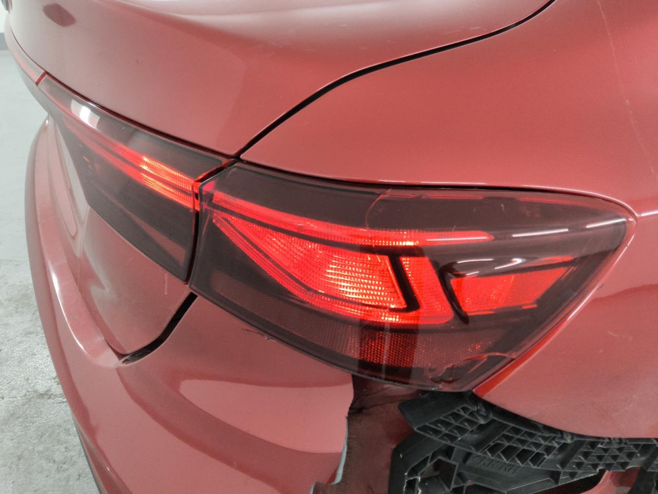 2019 Kia Forte Lxs Red vin: 3KPF24AD0KE138127 Damage: Right Tail Light, Broken, Replacement Required