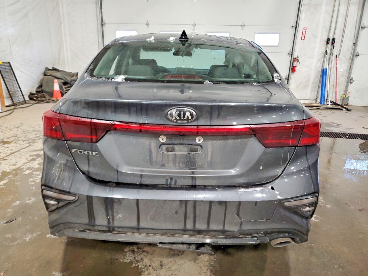 2020 Kia Forte Fe Gray vin: 3KPF24AD0LE148237