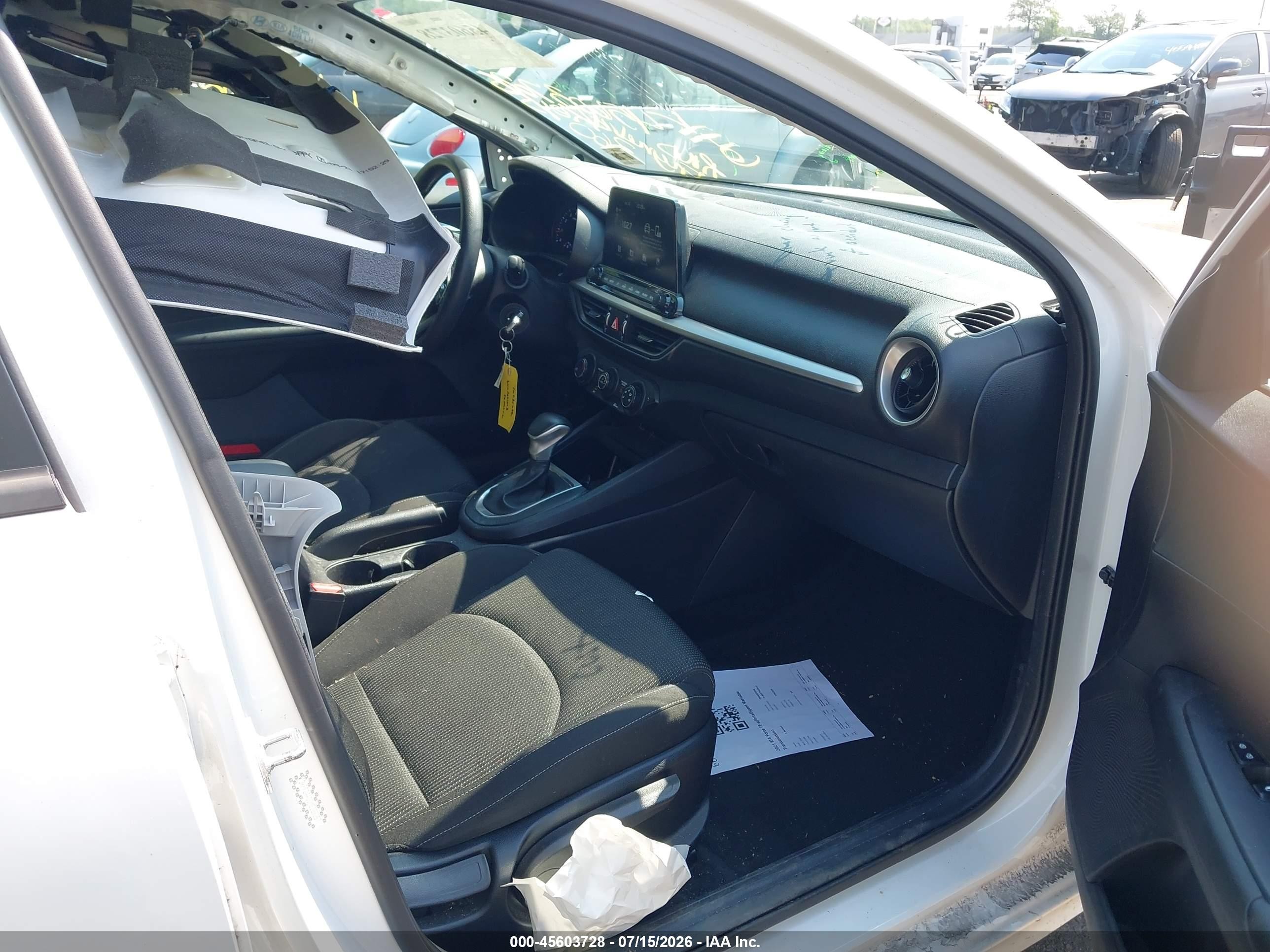 2021 Kia Forte Lxs White vin: 3KPF24AD0ME388387