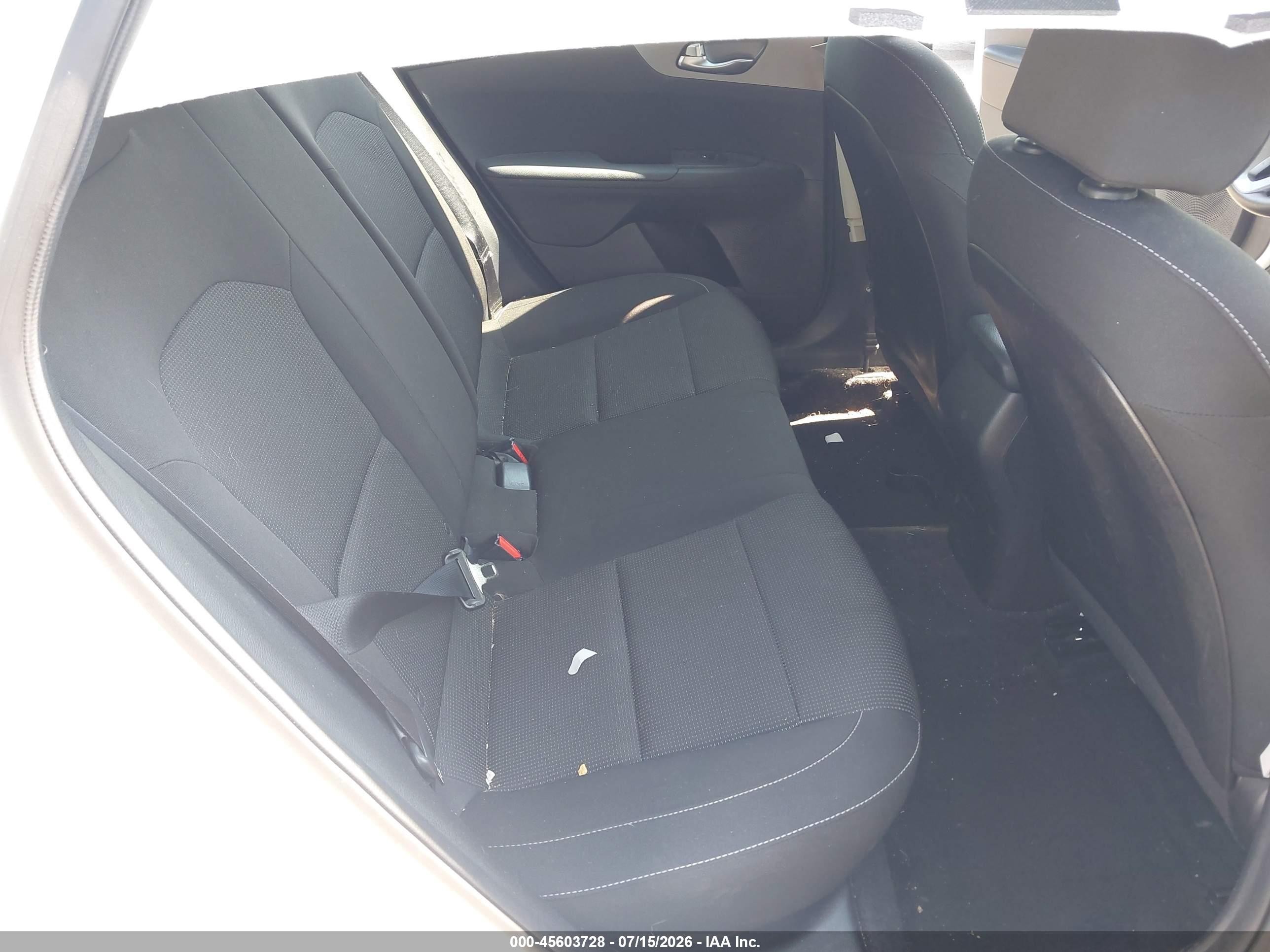 2021 Kia Forte Lxs White vin: 3KPF24AD0ME388387
