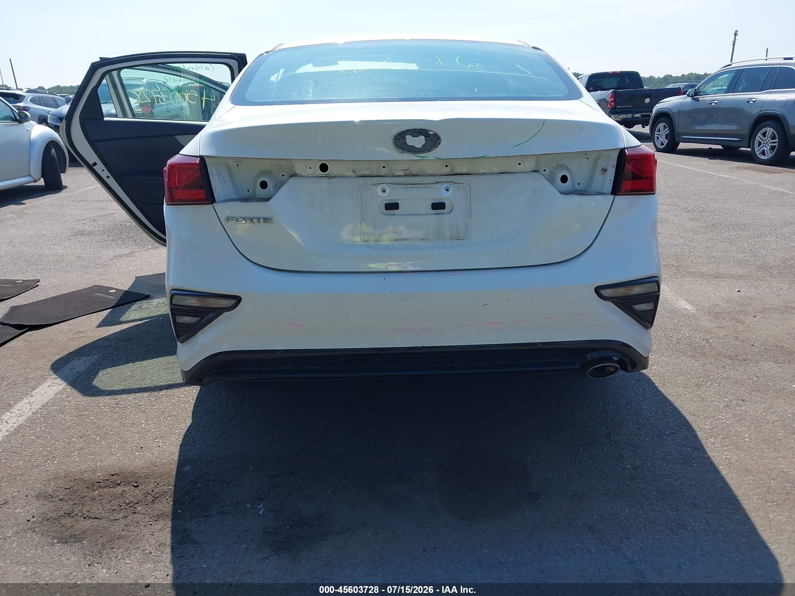 2021 Kia Forte Lxs White vin: 3KPF24AD0ME388387