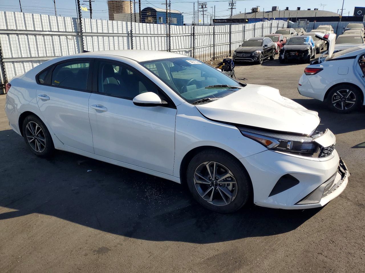 2024 Kia Forte Lxs White vin: 3KPF24AD0RE696392