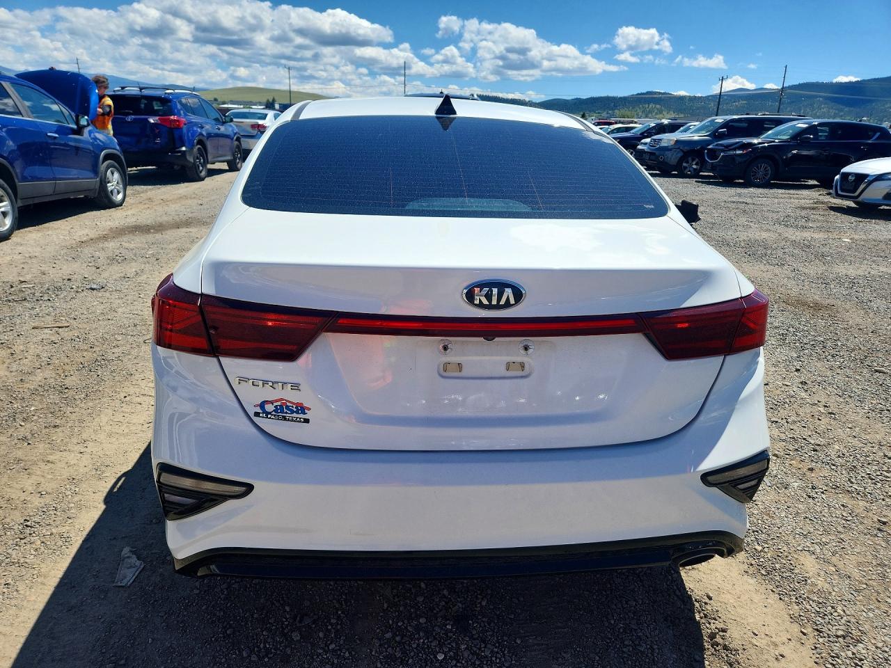 2019 Kia Forte Lxs White vin: 3KPF24AD1KE077242