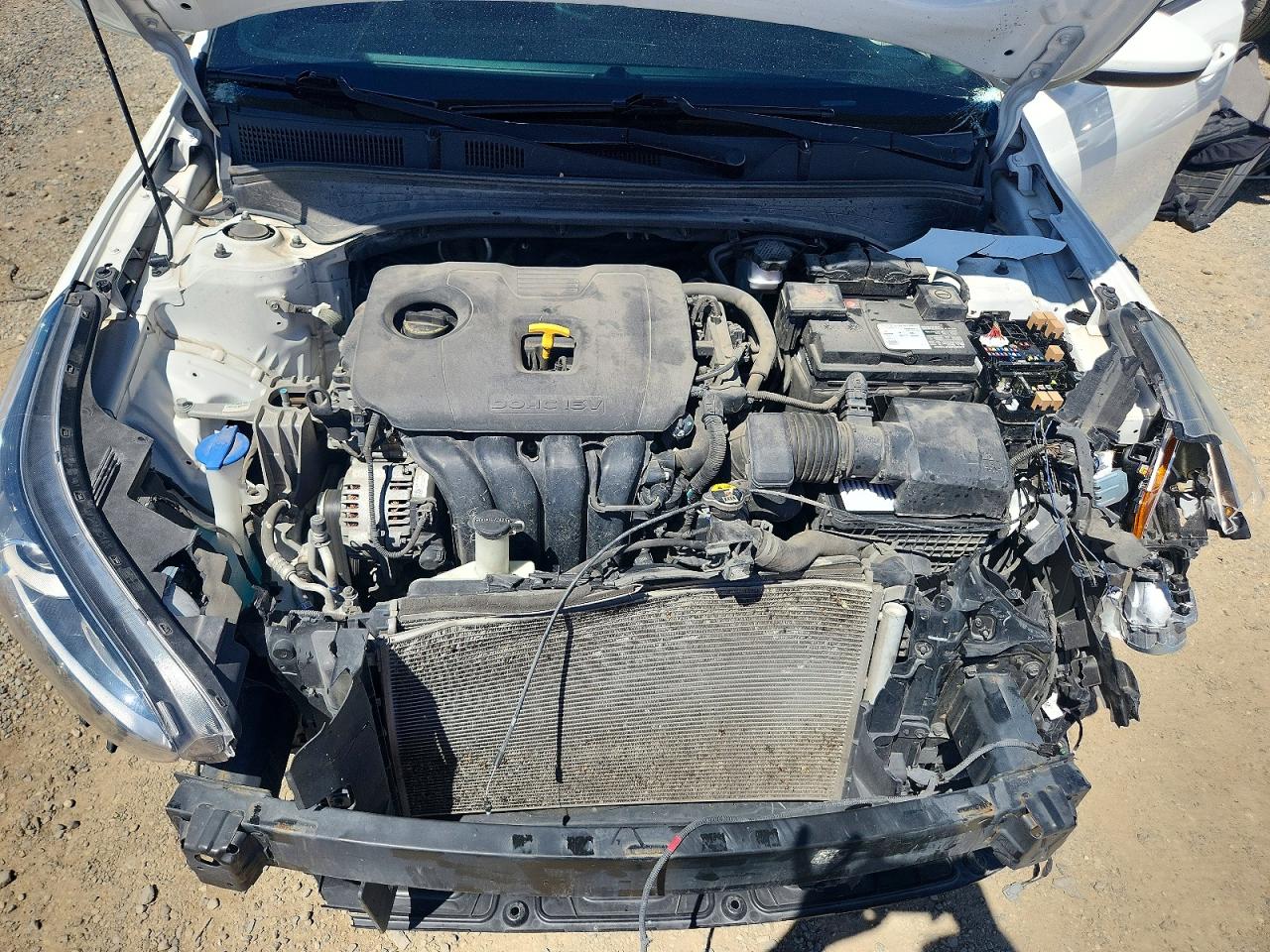 2019 Kia Forte Lxs White vin: 3KPF24AD1KE077242
