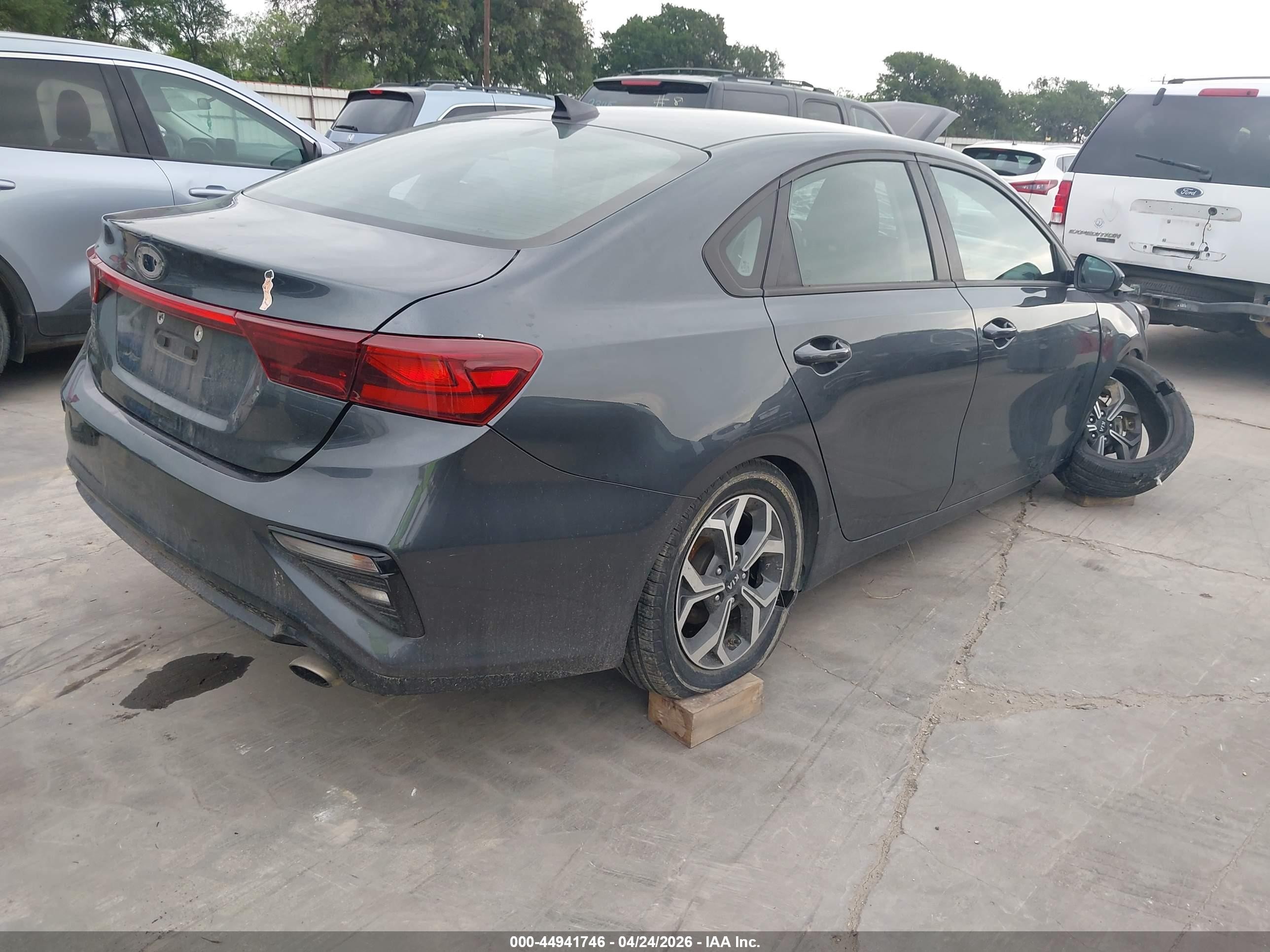 2020 Kia Forte Lxs Gray vin: 3KPF24AD1LE141426