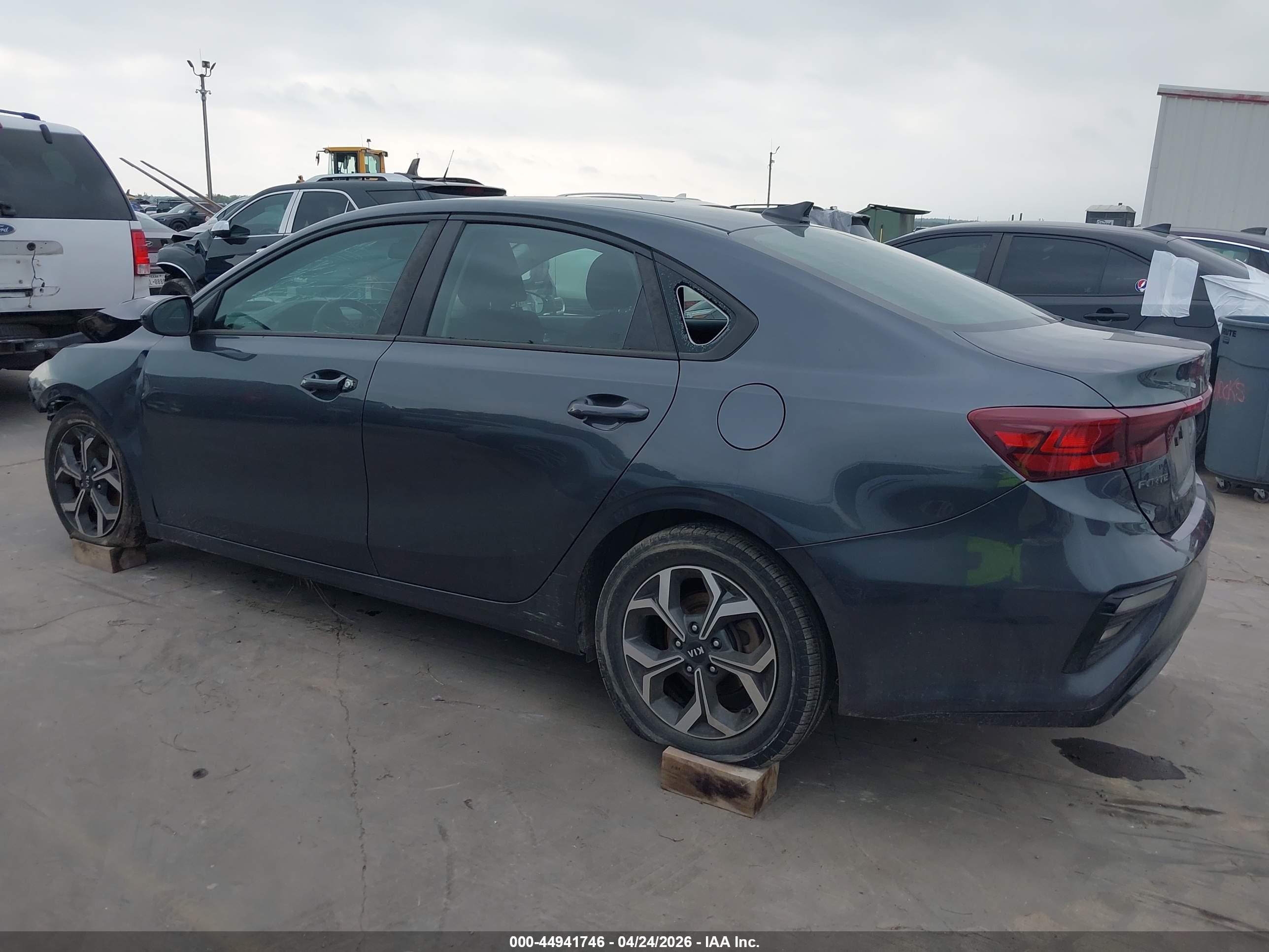 2020 Kia Forte Lxs Gray vin: 3KPF24AD1LE141426