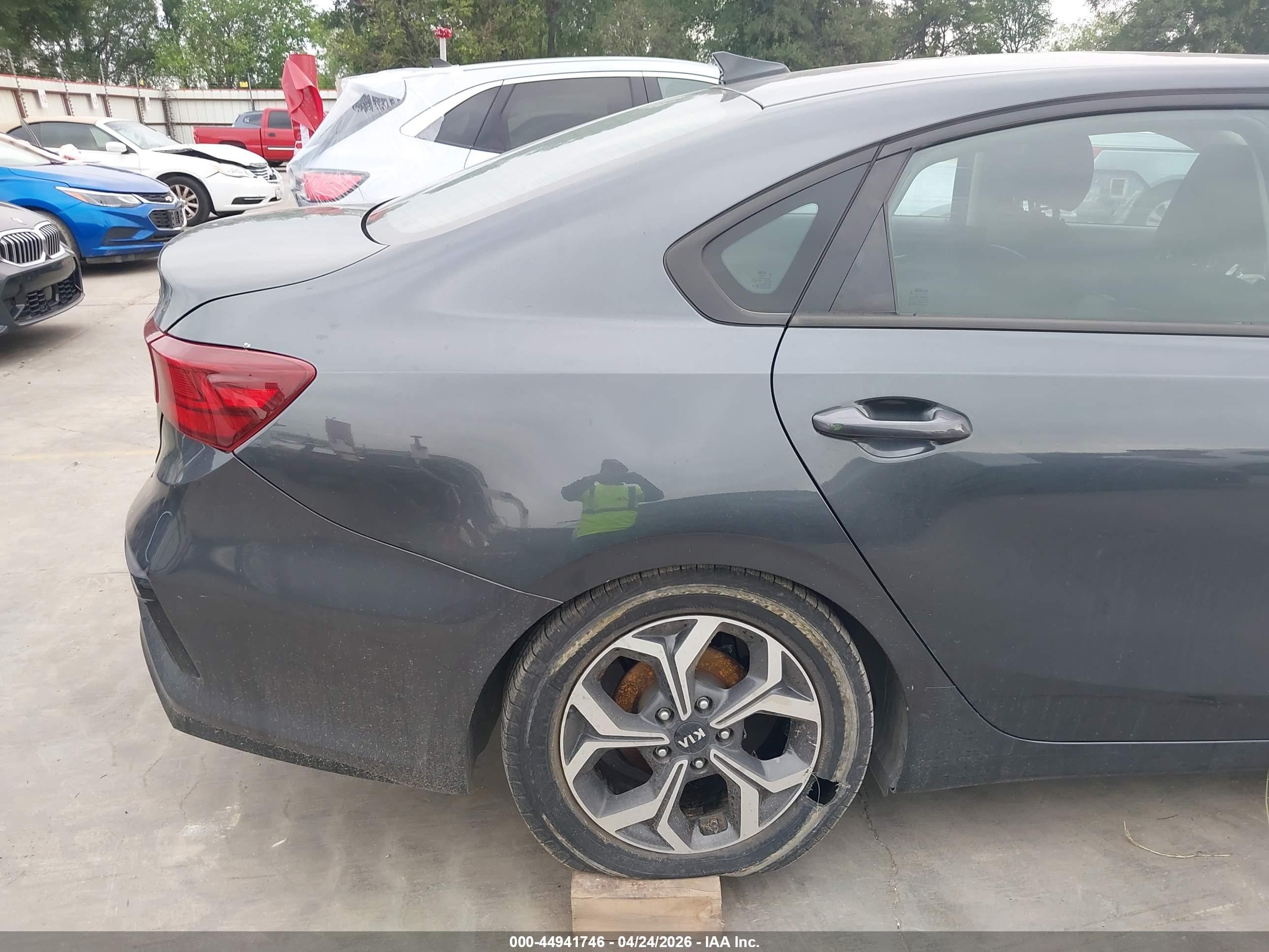 2020 Kia Forte Lxs Gray vin: 3KPF24AD1LE141426