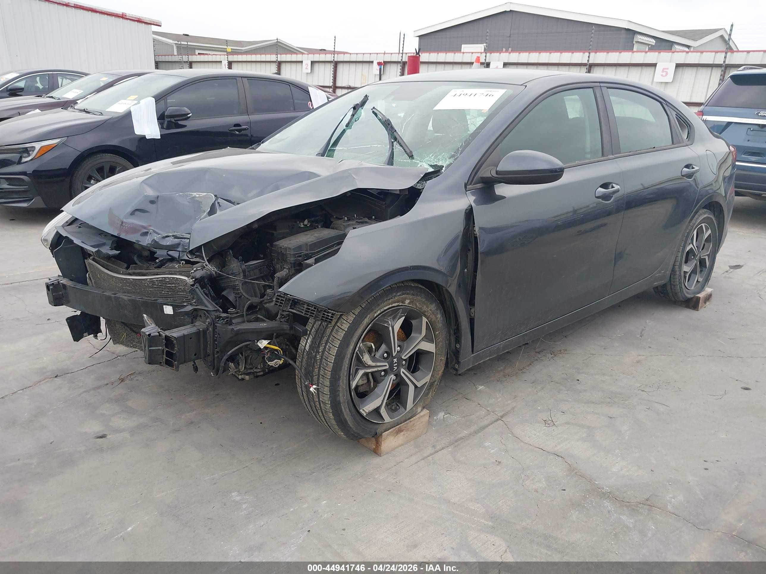 2020 Kia Forte Lxs Gray vin: 3KPF24AD1LE141426