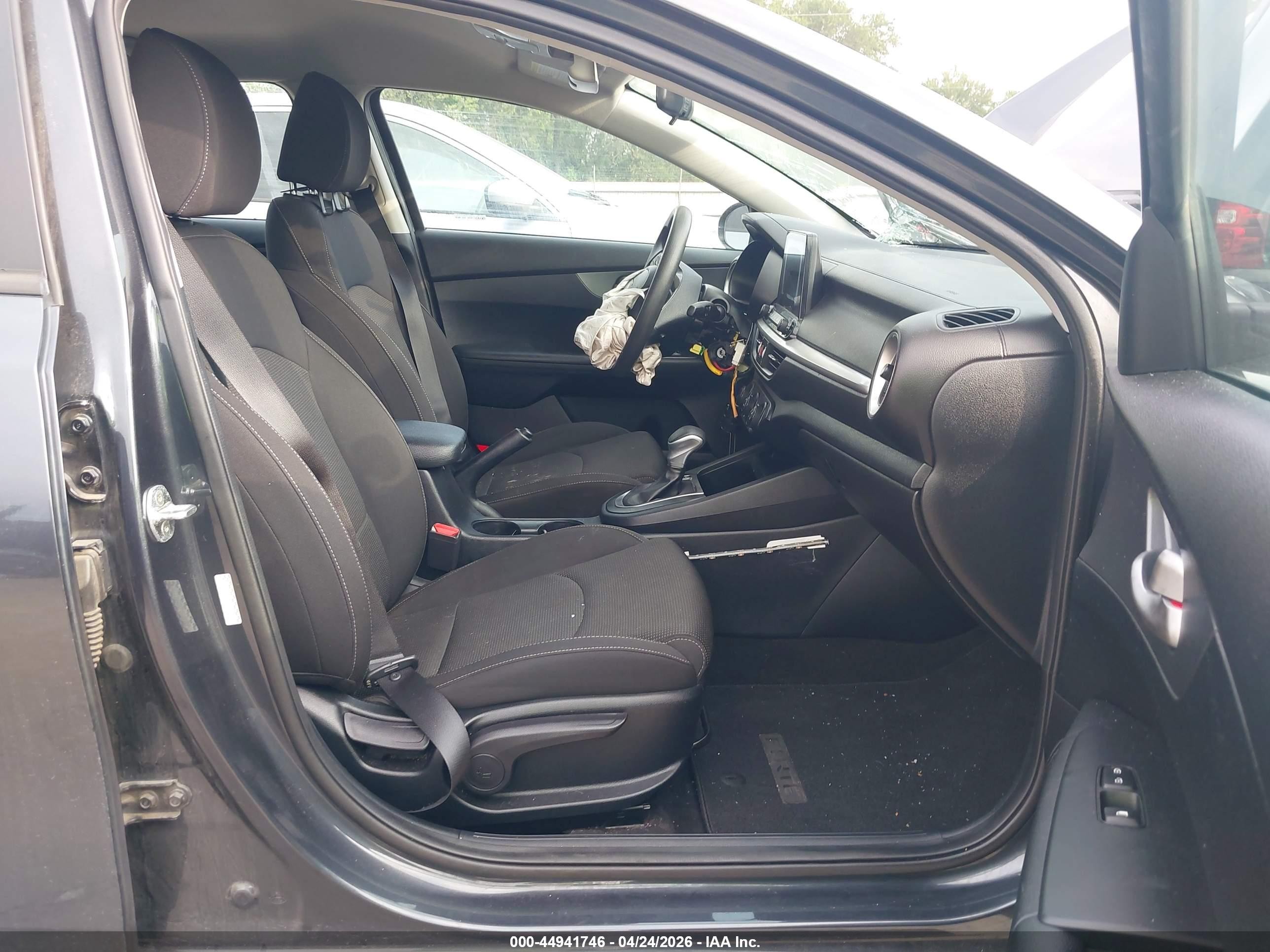 2020 Kia Forte Lxs Gray vin: 3KPF24AD1LE141426
