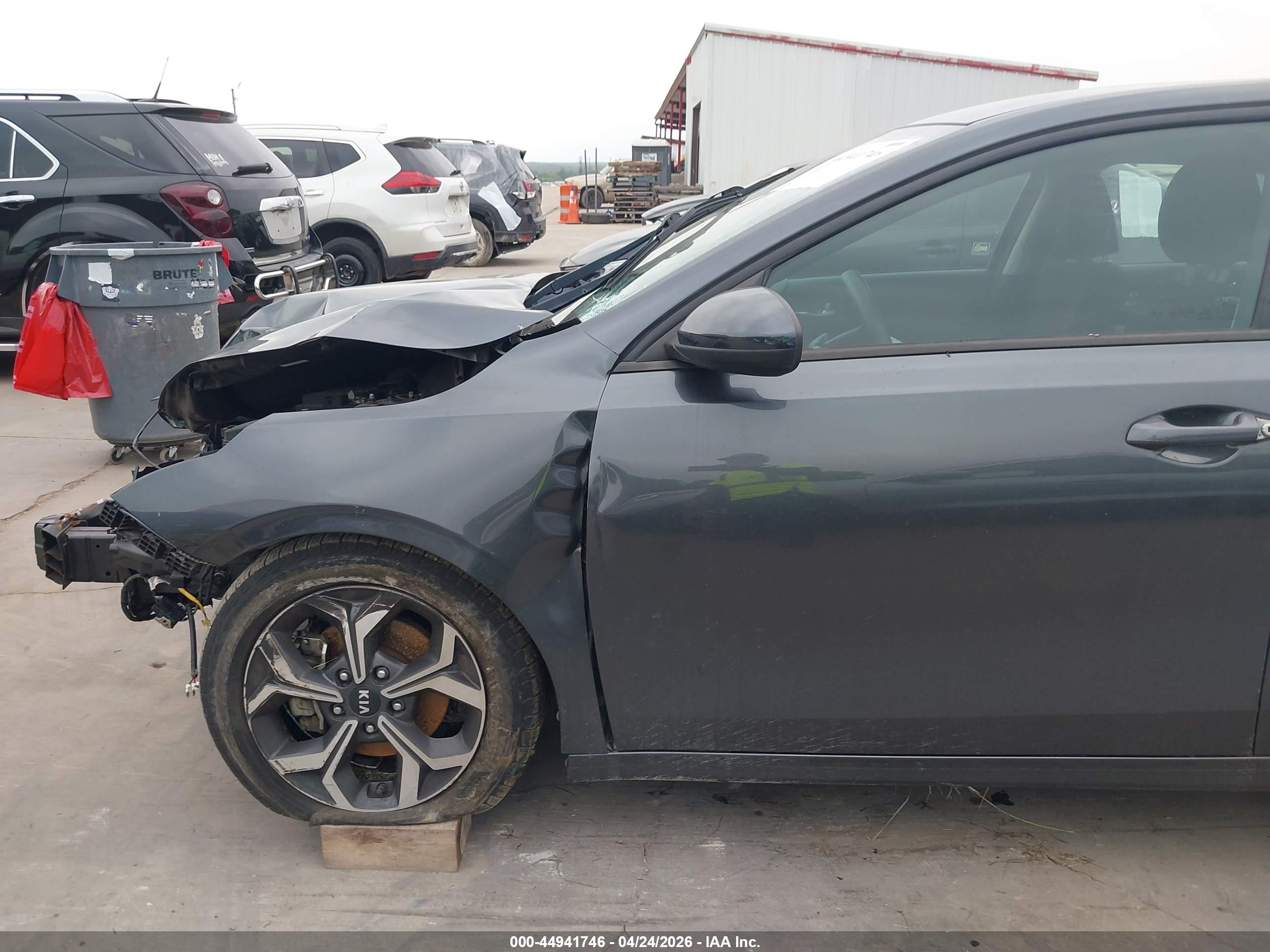2020 Kia Forte Lxs Gray vin: 3KPF24AD1LE141426