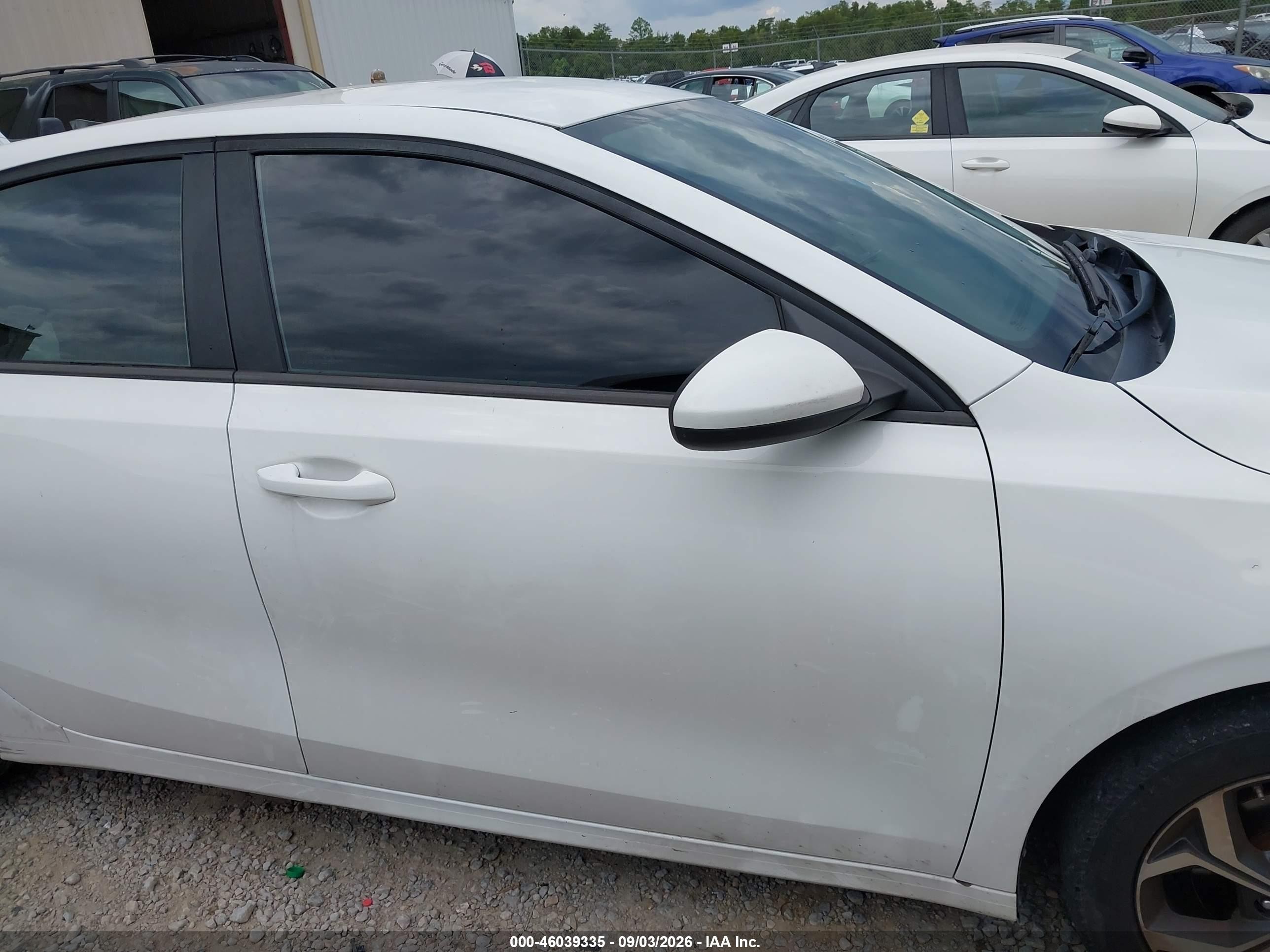 2020 Kia Forte Lxs White vin: 3KPF24AD1LE205979