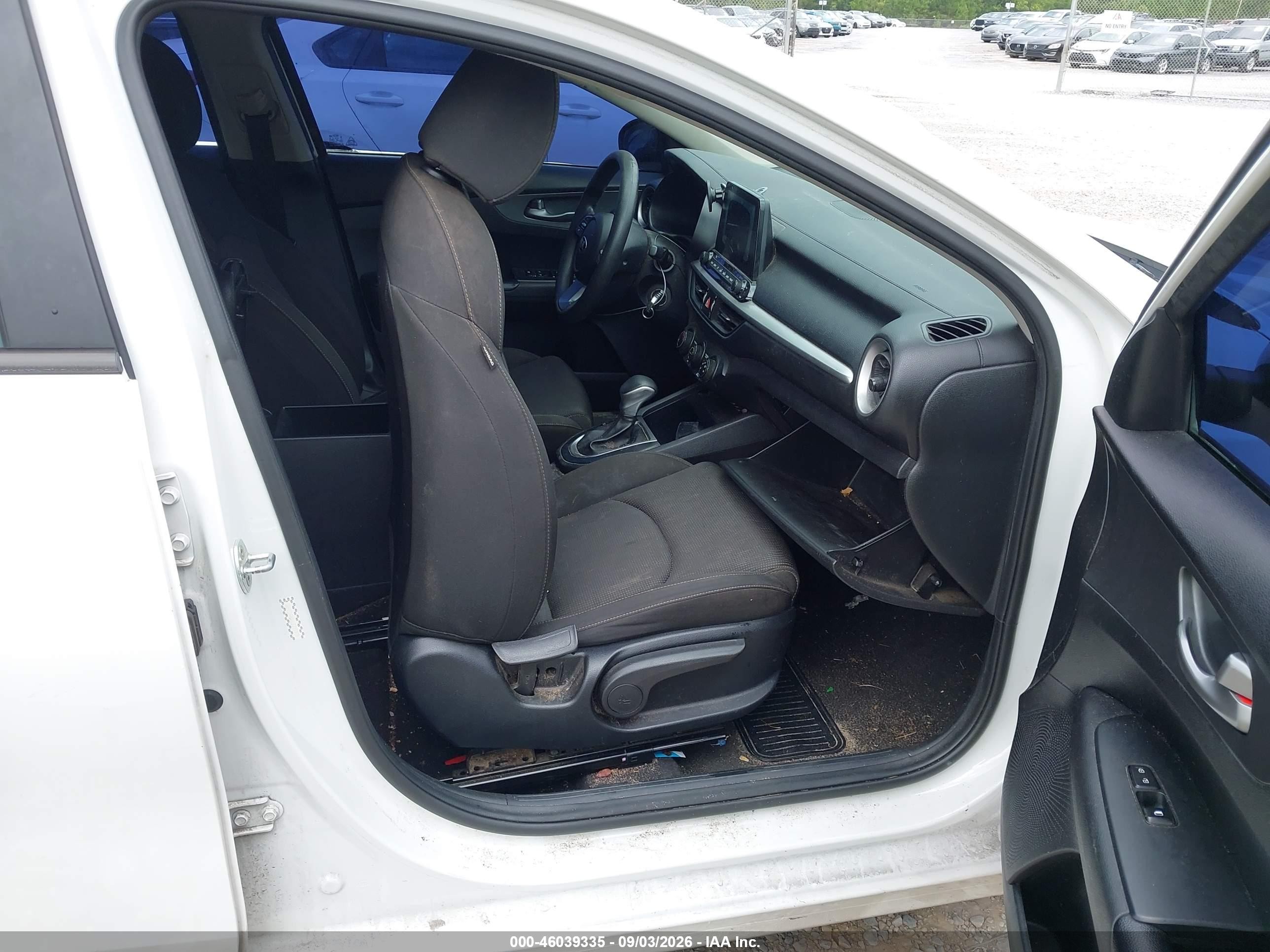 2020 Kia Forte Lxs White vin: 3KPF24AD1LE205979