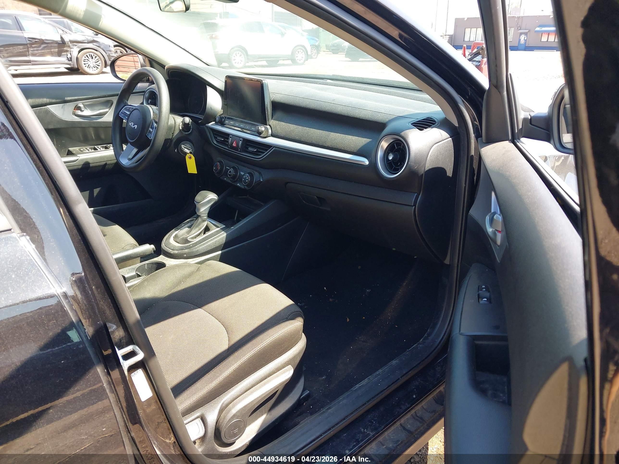 2022 Kia Forte Lxs Черный vin: 3KPF24AD1NE456388