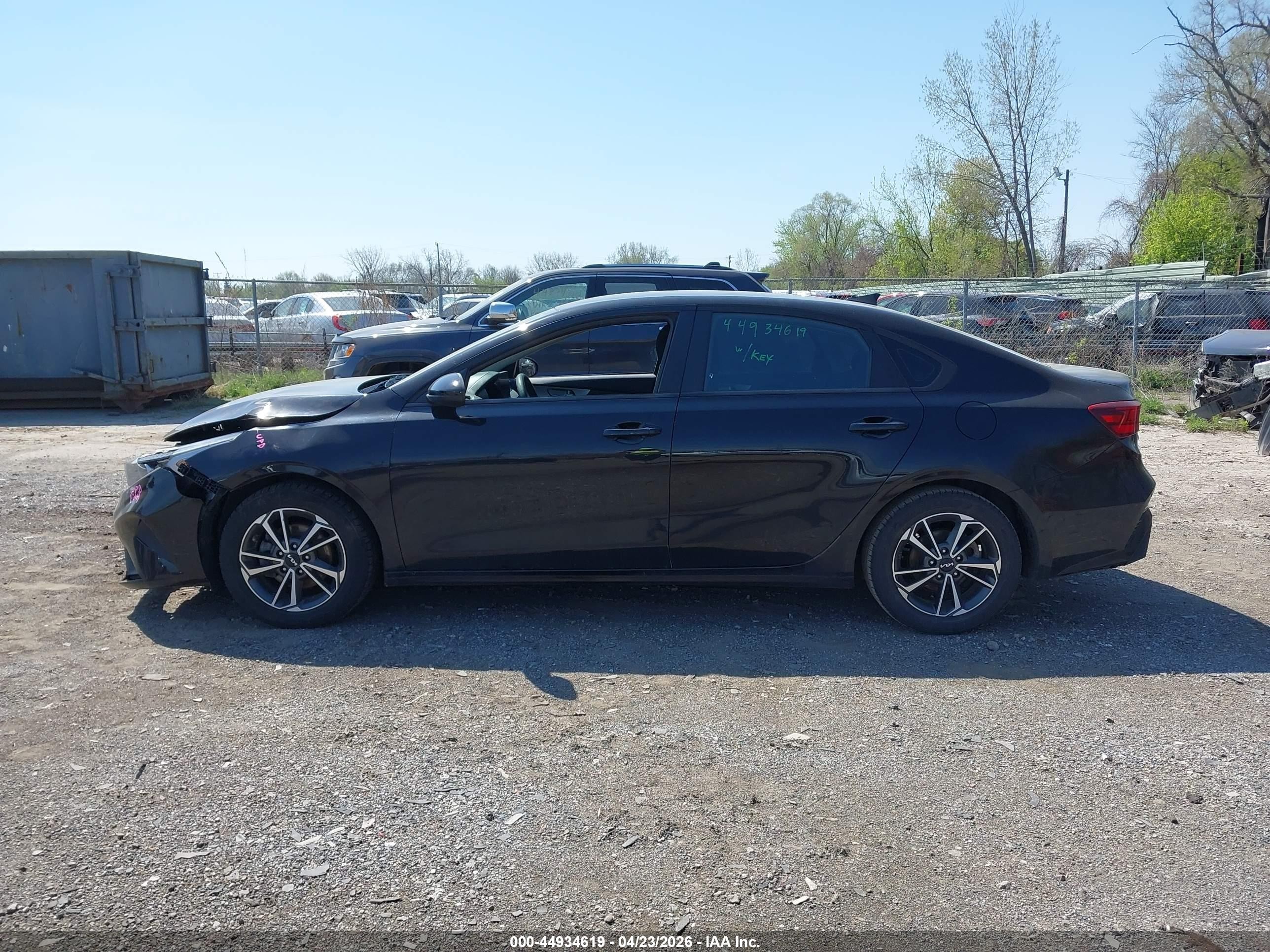 2022 Kia Forte Lxs Черный vin: 3KPF24AD1NE456388