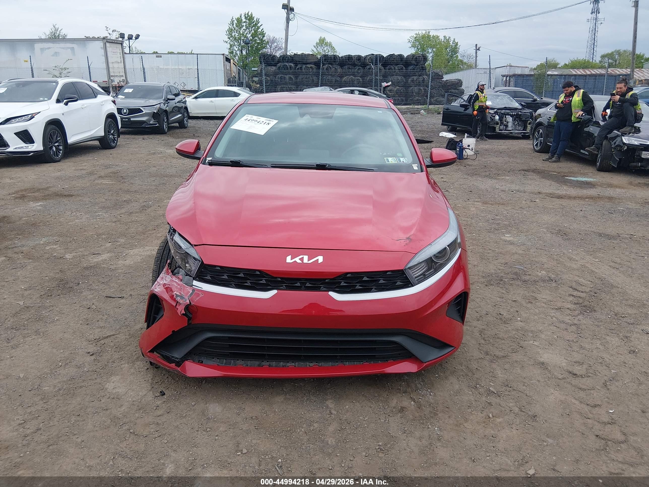 2023 Kia Forte Lxs Красный vin: 3KPF24AD1PE624727