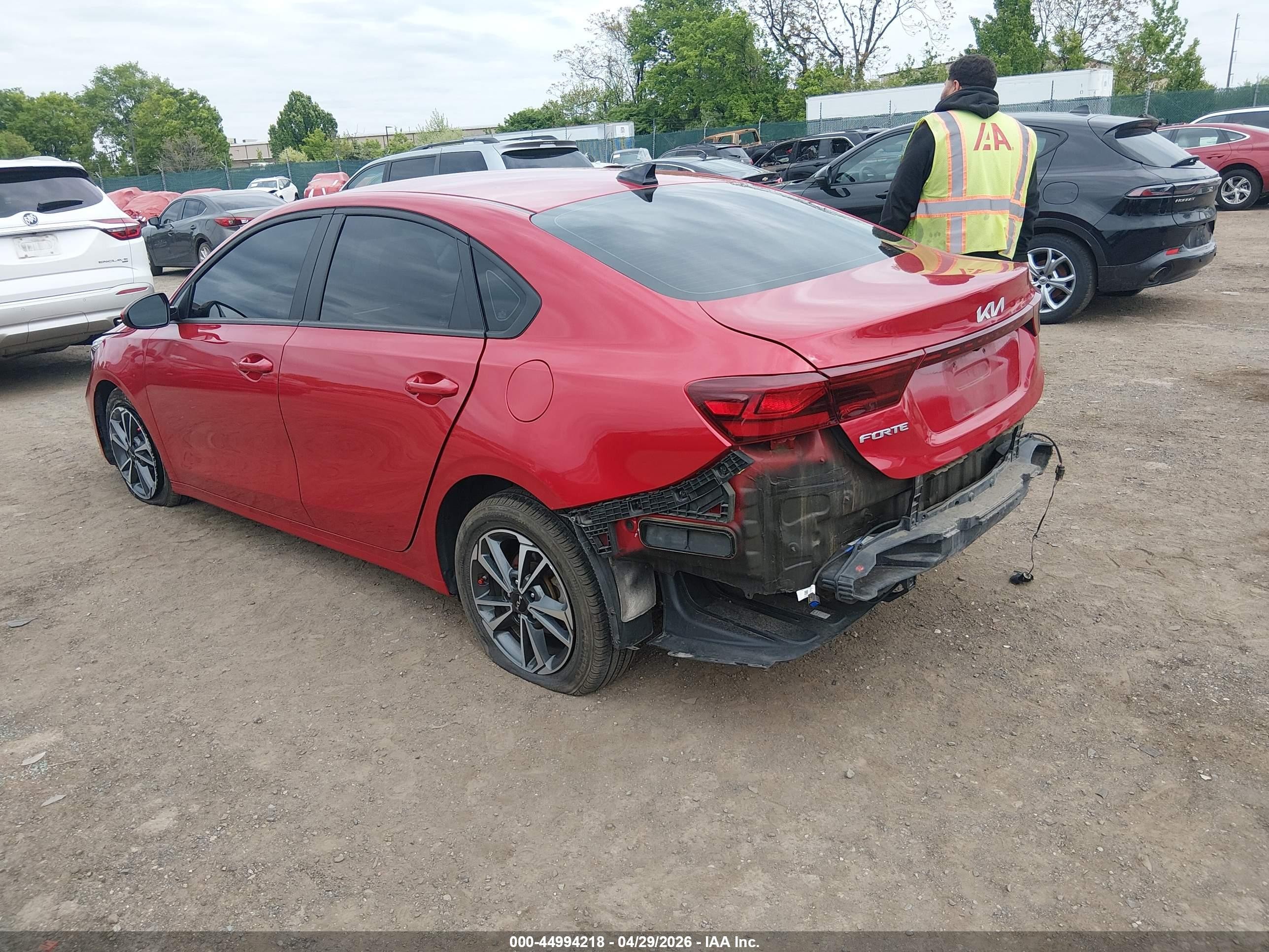2023 Kia Forte Lxs Красный vin: 3KPF24AD1PE624727