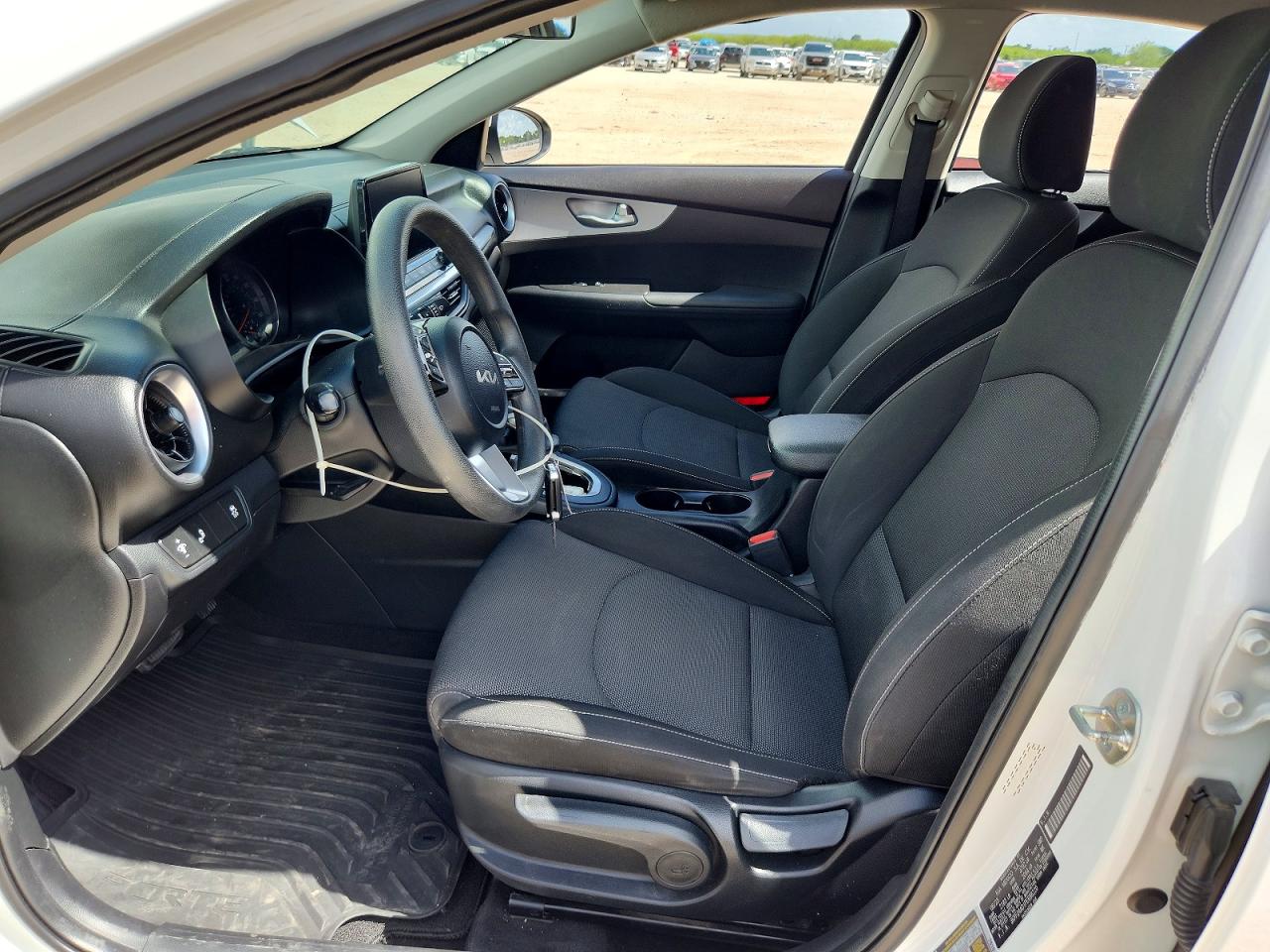 2023 Kia Forte Lxs White vin: 3KPF24AD1PE688220