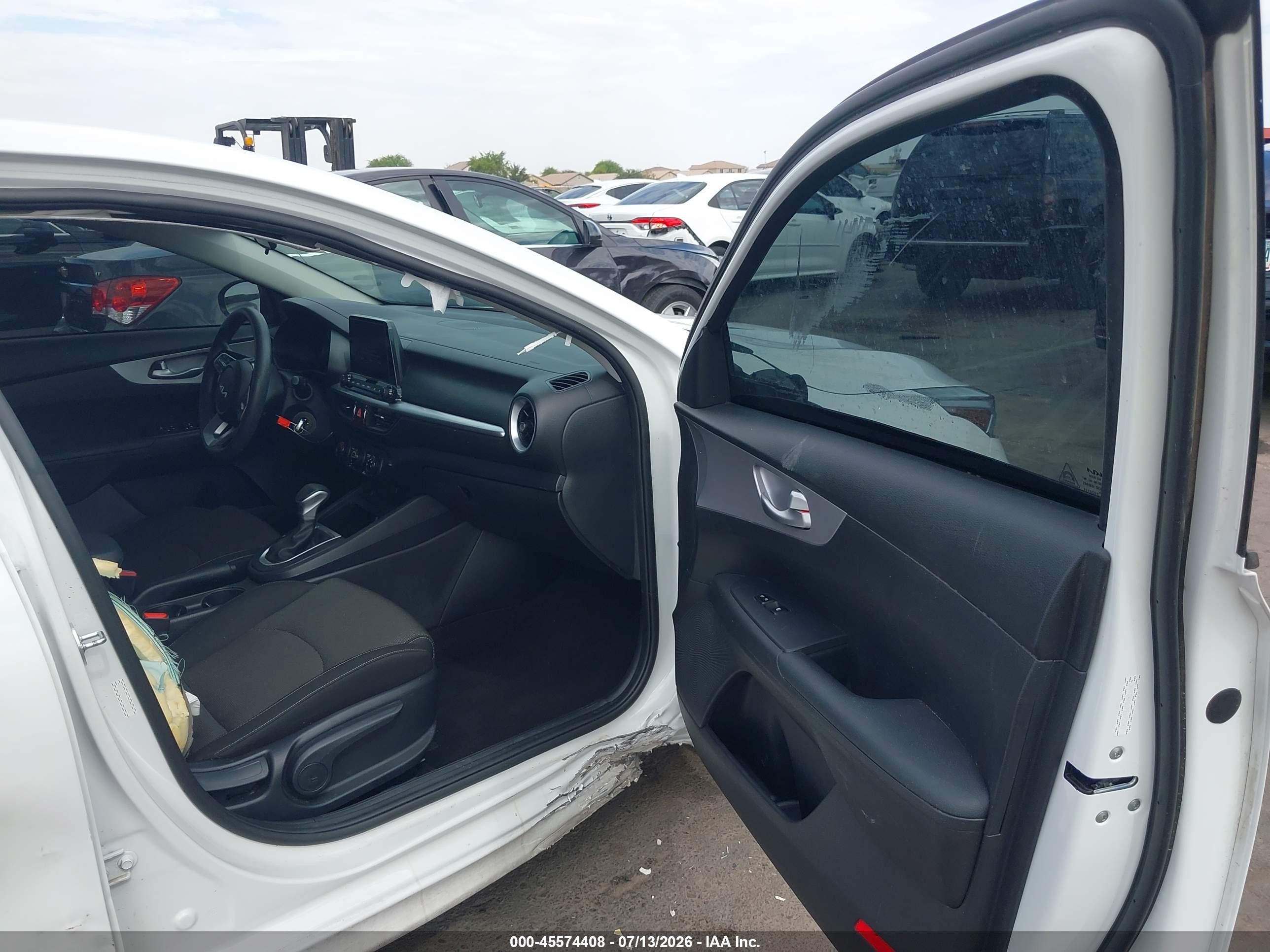 2023 Kia Forte Lxs White vin: 3KPF24AD1PE692543