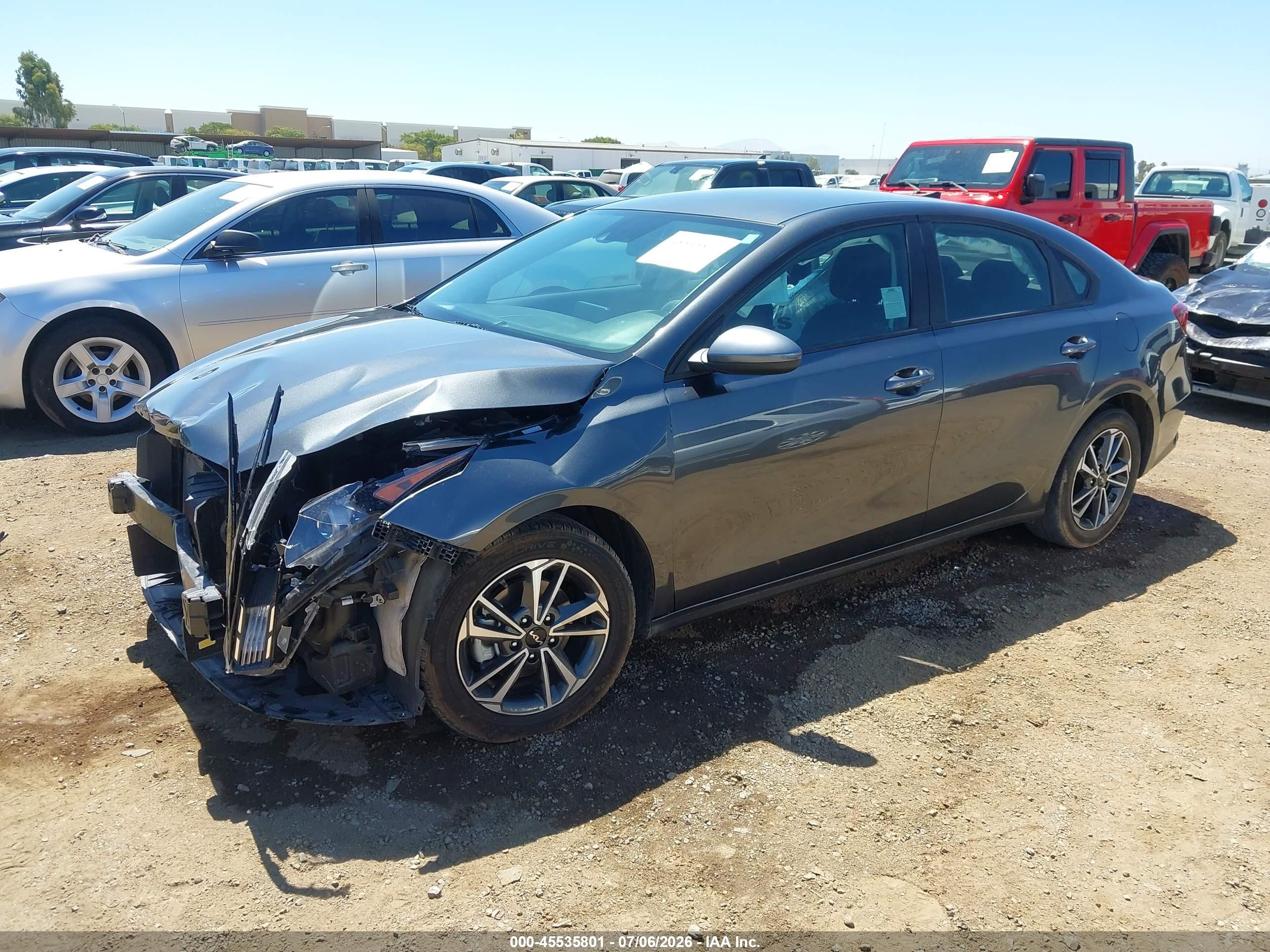 2024 Kia Forte Lxs Gray vin: 3KPF24AD1RE768619