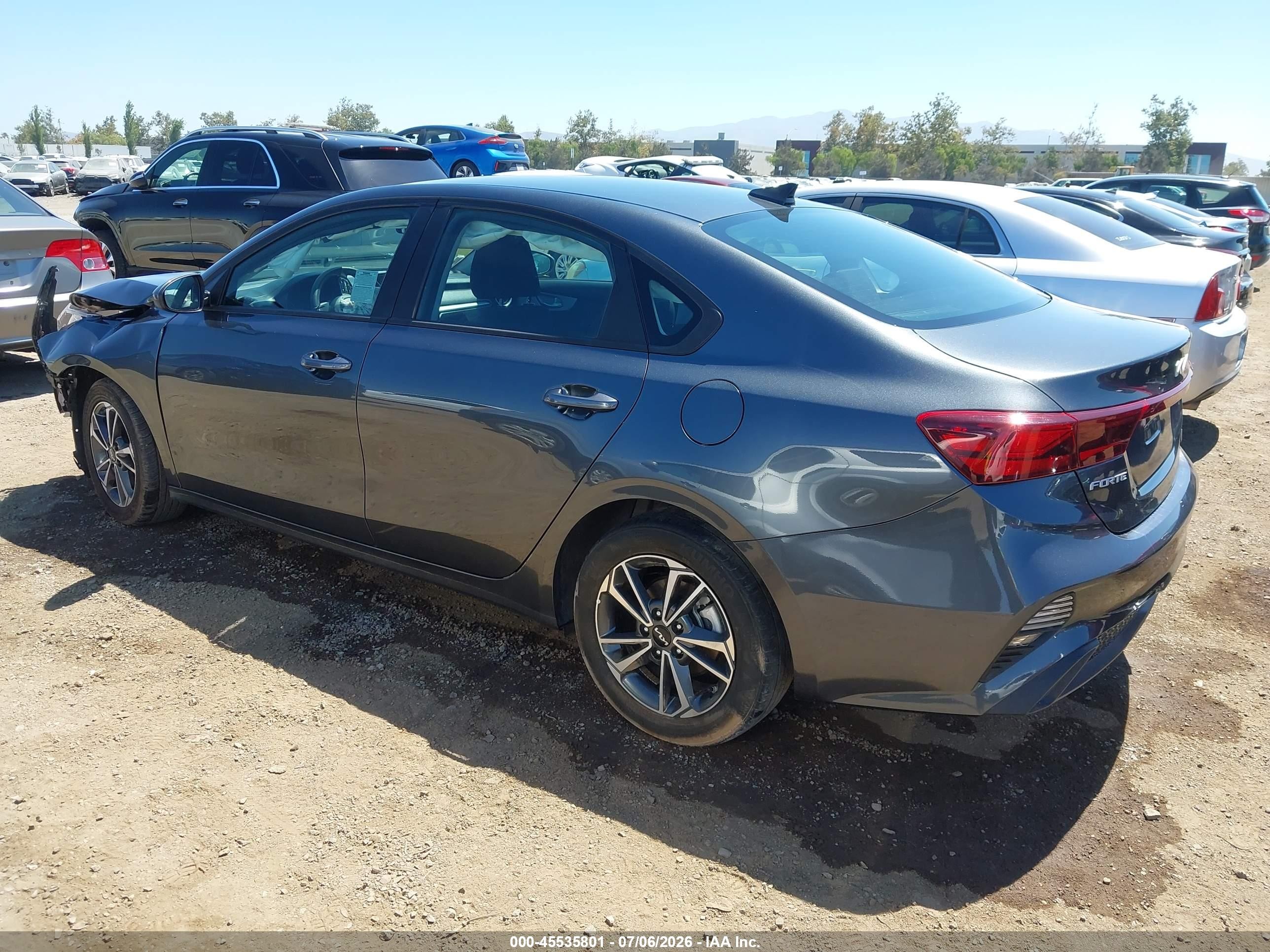 2024 Kia Forte Lxs Gray vin: 3KPF24AD1RE768619