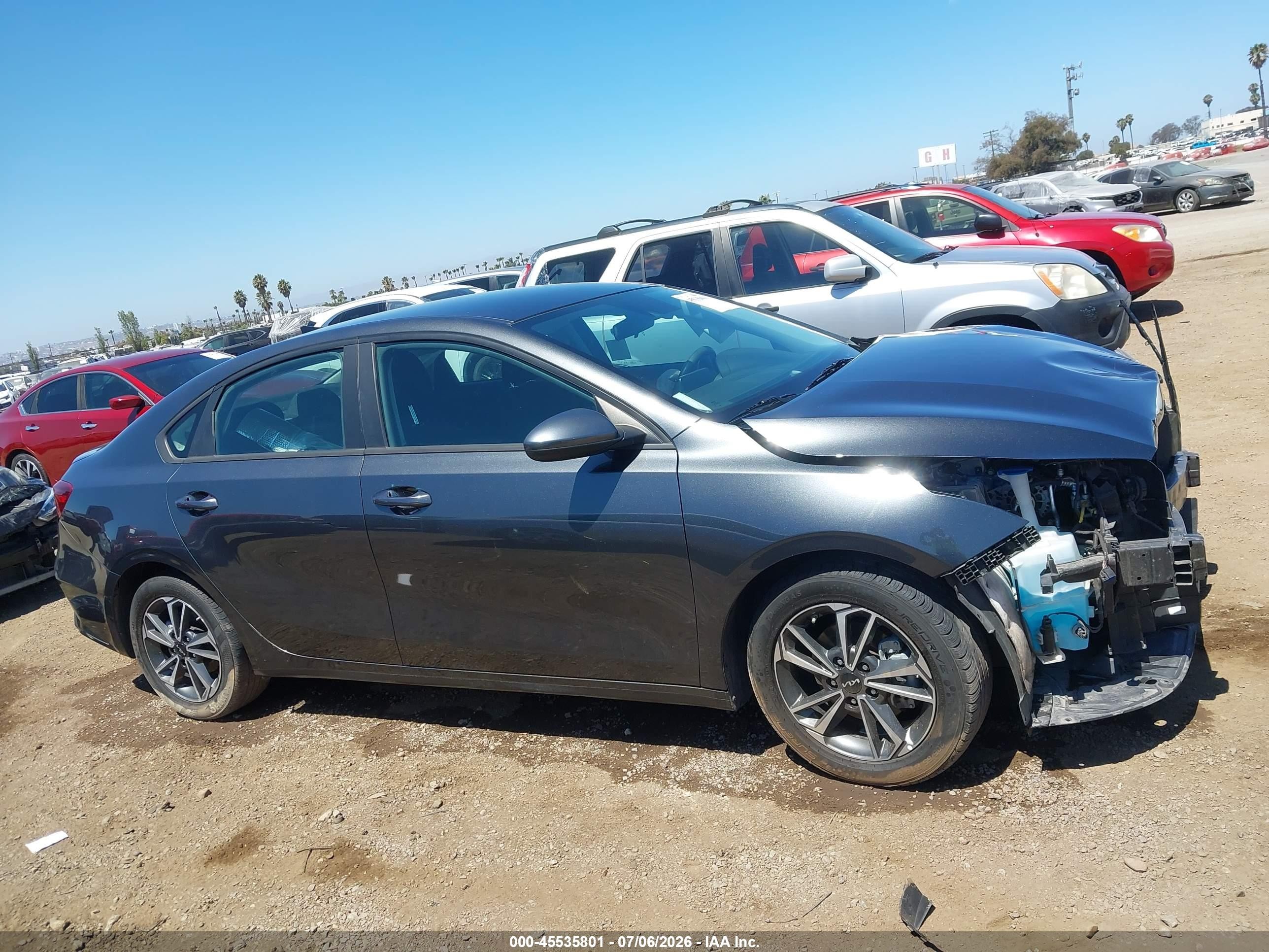 2024 Kia Forte Lxs Gray vin: 3KPF24AD1RE768619