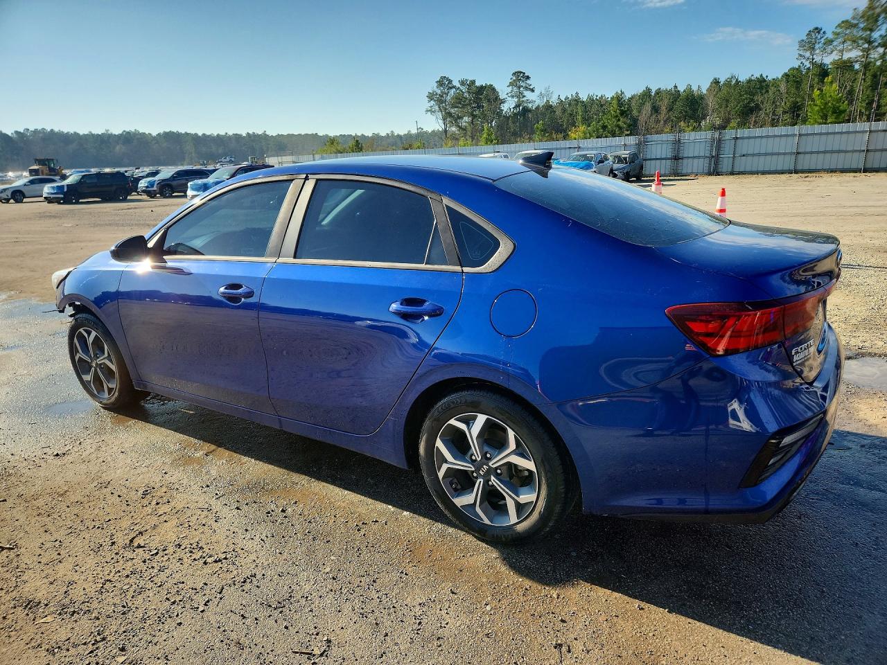 2019 Kia Forte Lxs Blue vin: 3KPF24AD2KE050129