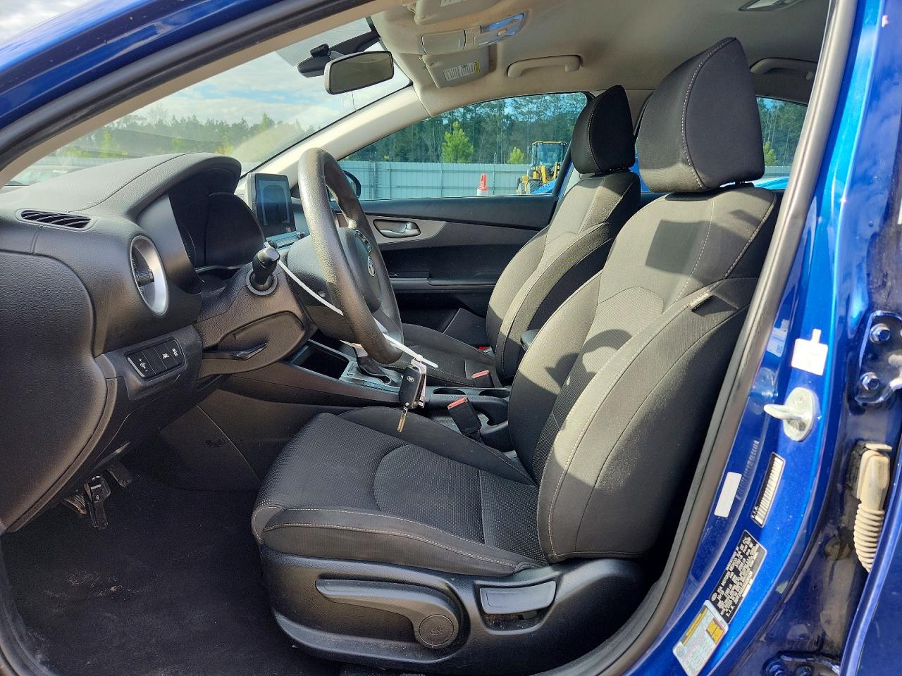 2019 Kia Forte Lxs Blue vin: 3KPF24AD2KE050129